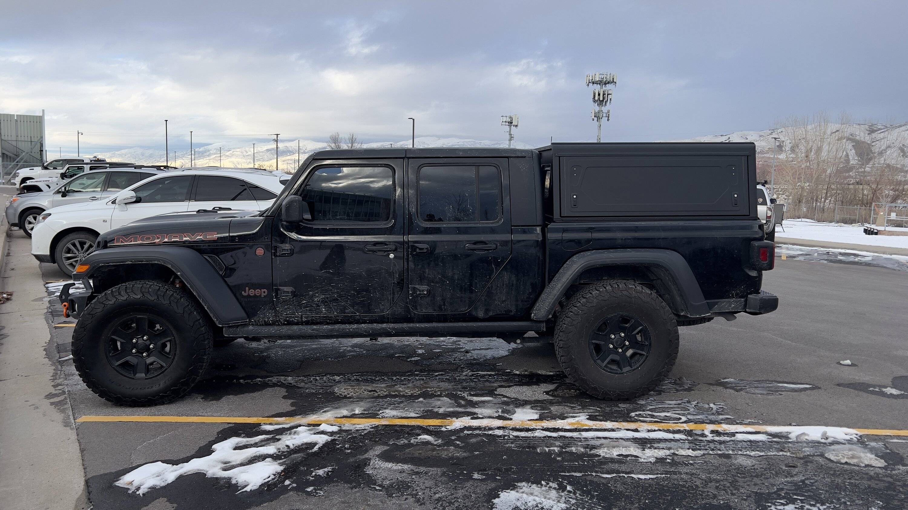 Jeep Gladiator Alu-Cab Contour Canopy Roll Call - not Camper IMG_7468