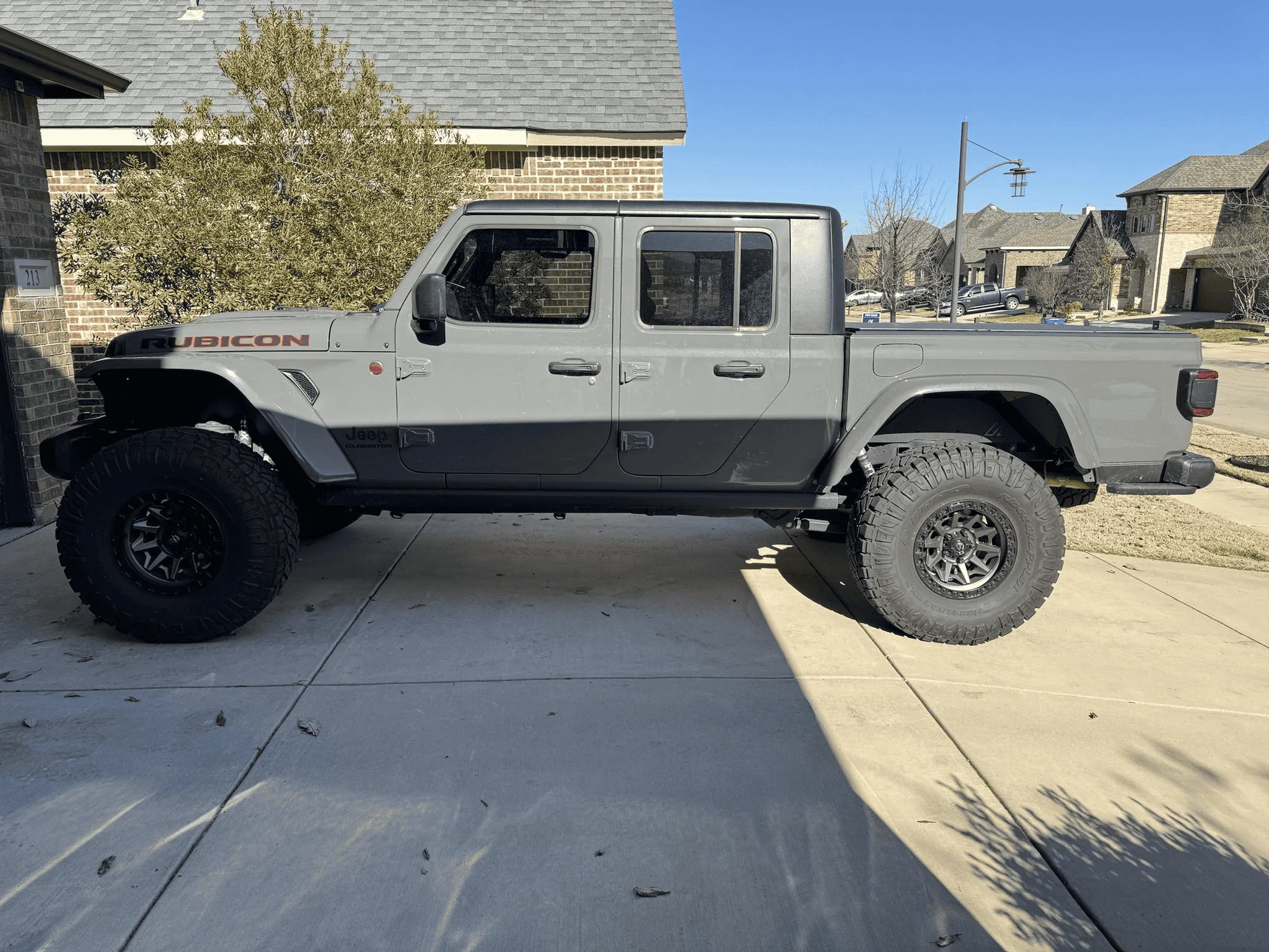 Jeep Gladiator Split rear fenders? 1704995652953