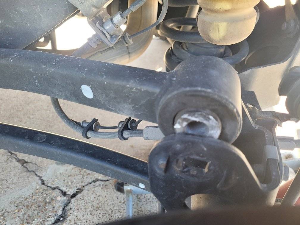 Jeep Gladiator Cam bolt eliminator? 1000000207