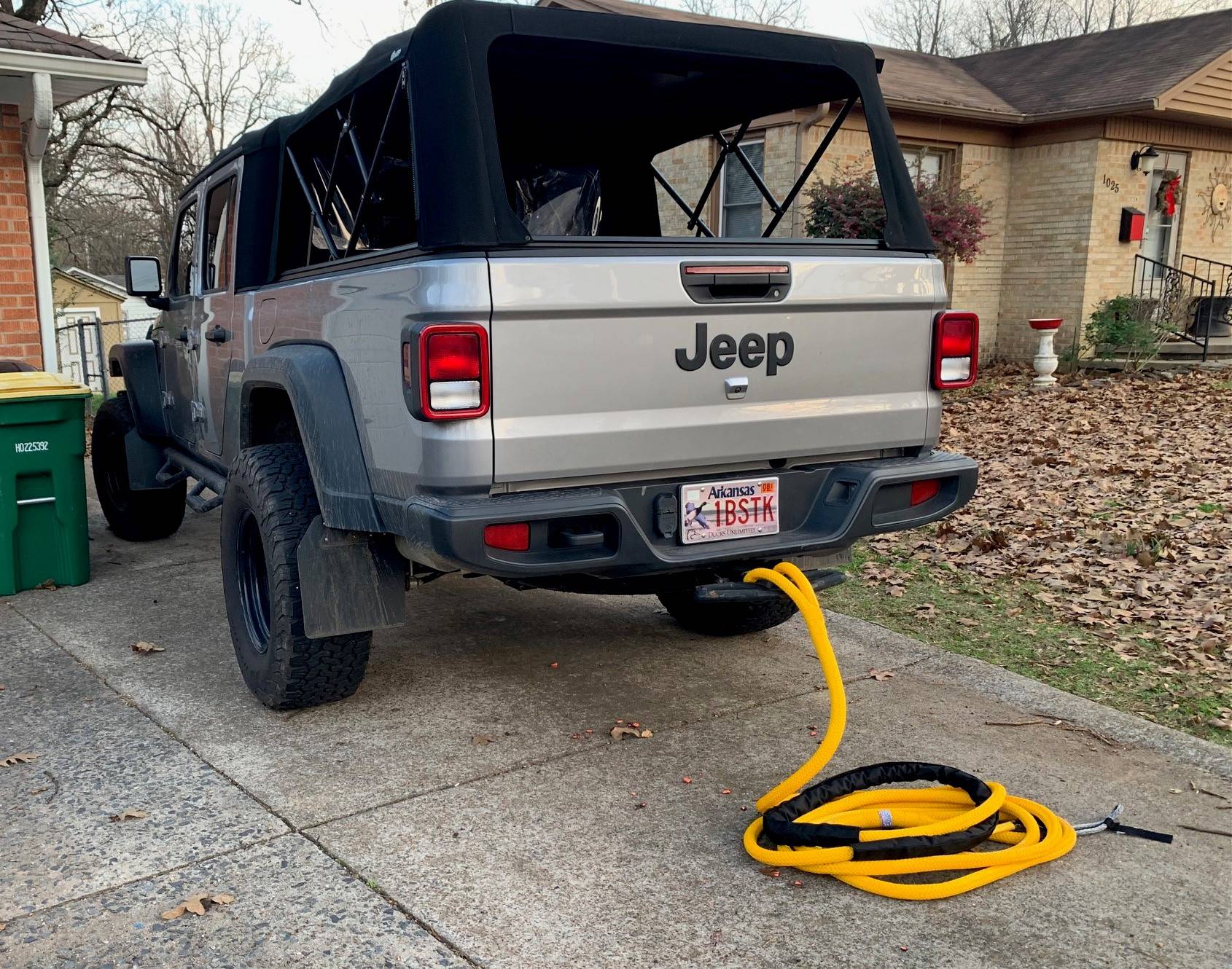 Jeep Gladiator It's Tushy Tuesday! Let's see those rear photos rope