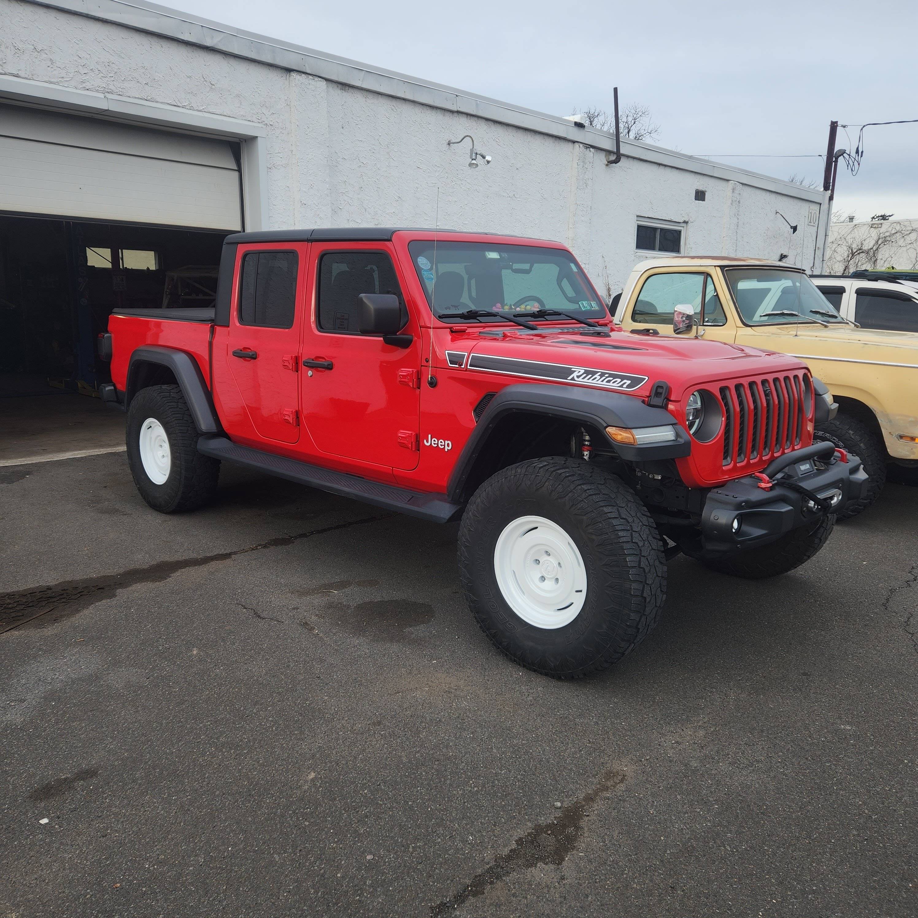Jeep Gladiator Trying 37's 17050890300102640692609000287188