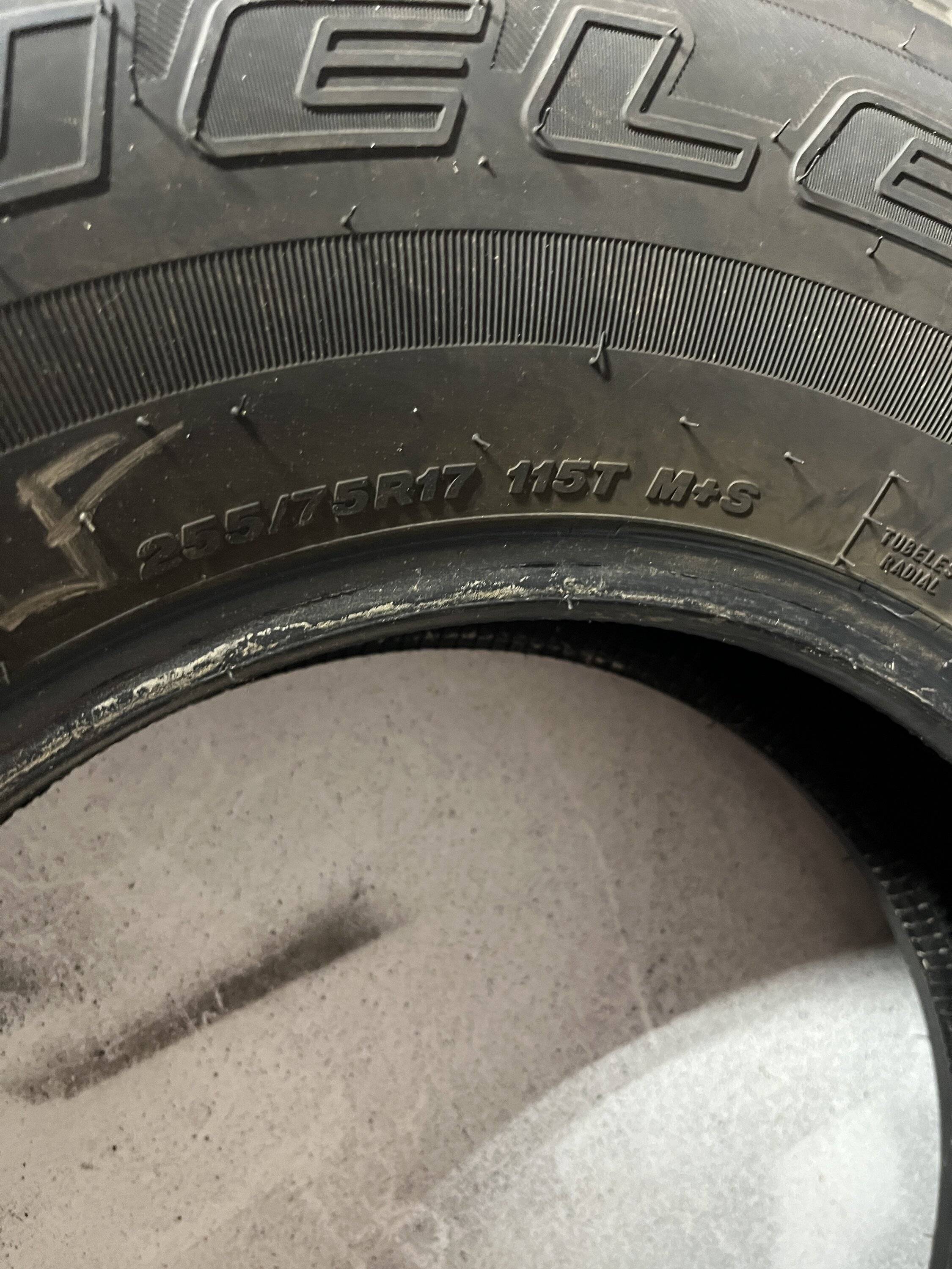 Jeep Gladiator 255/75/17 Bridgestone Dueler ATs IMG_2926