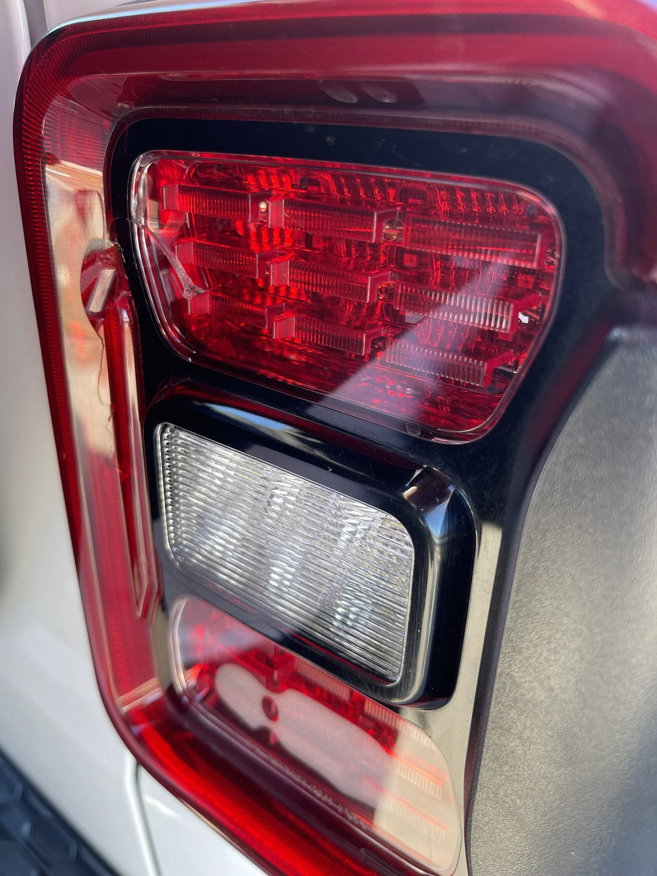 Jeep Gladiator Damaged Tail light, repairable? IMG_2549