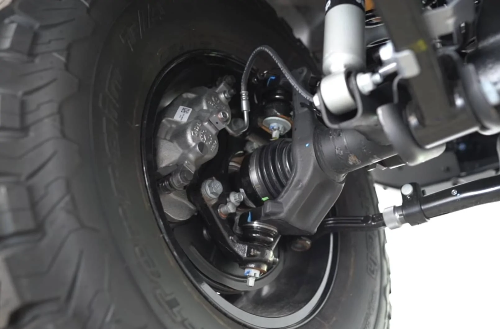 Jeep Gladiator 392 front axle shafts IMG_3087
