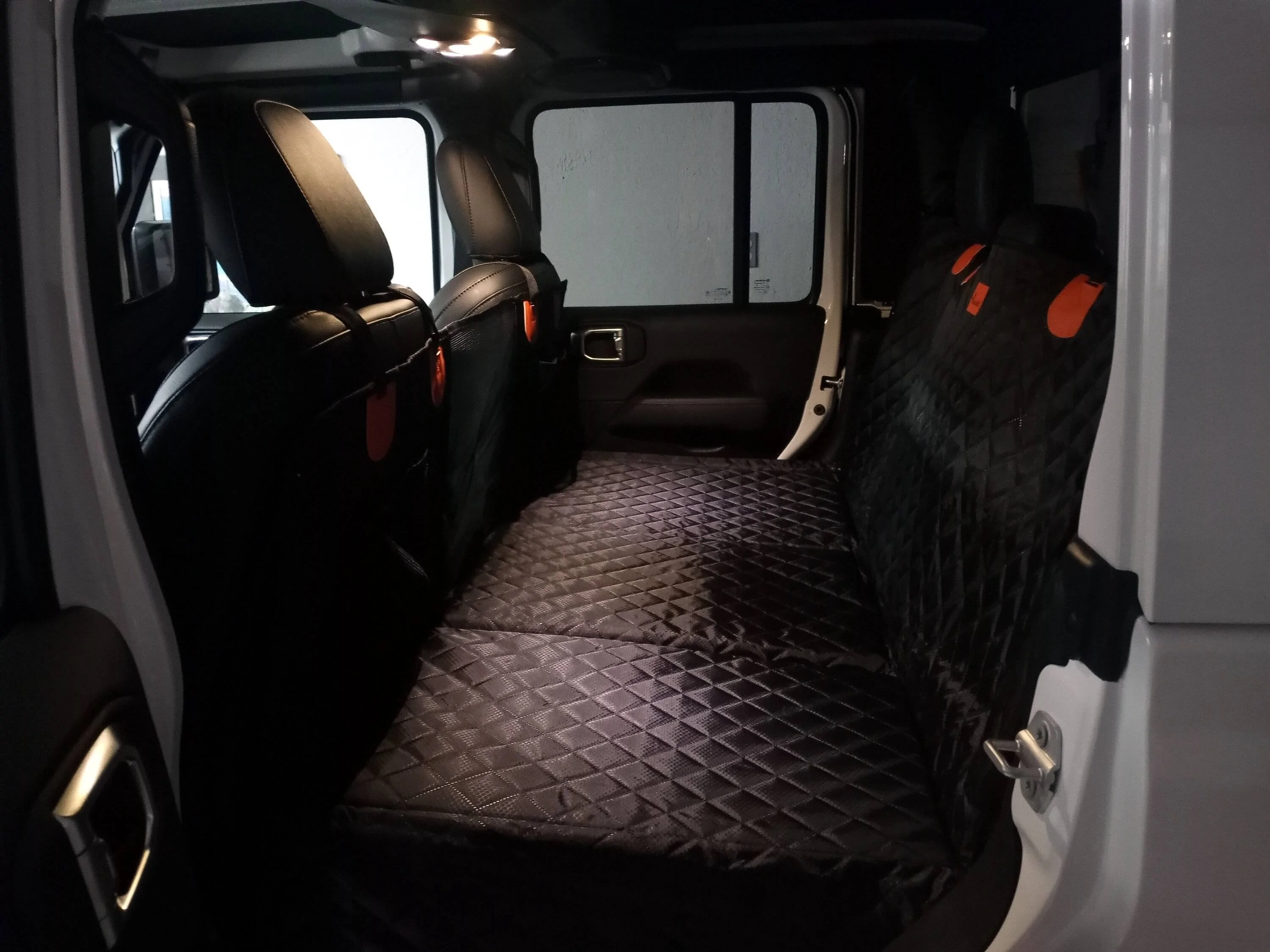 Jeep Gladiator Recommendations for rear seat dog bed/seat cover? 20240115_142543