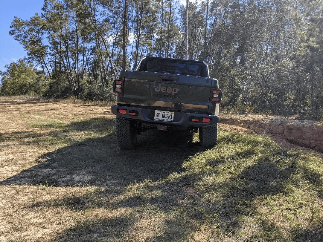 Jeep Gladiator It's Tushy Tuesday! Let's see those rear photos 1705425386401