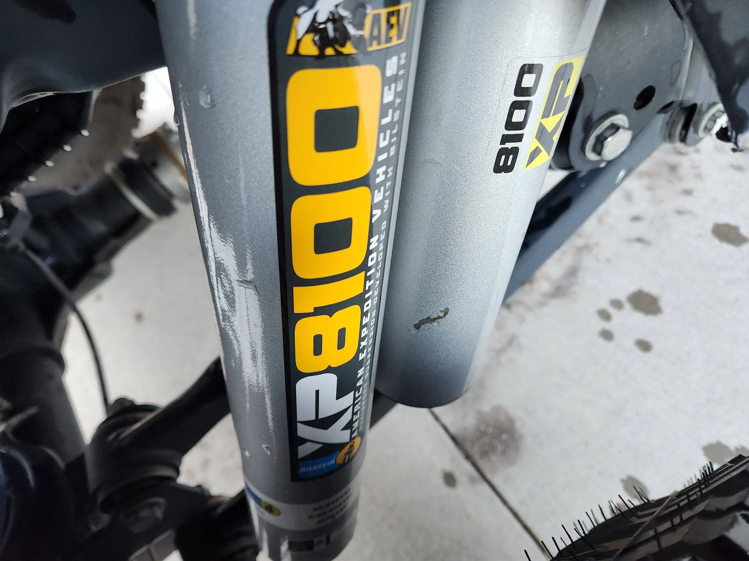 Jeep Gladiator AEV Dualsport XP Lift - Paint Flaking Off Of Shocks 20231205_155936