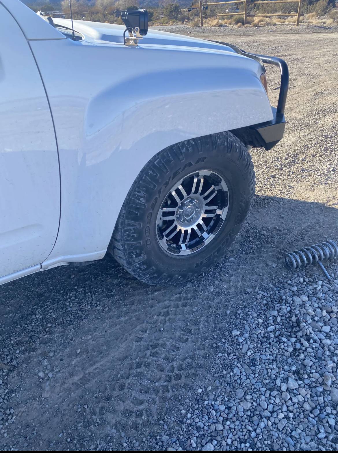 Jeep Gladiator AEV Dualsport XP Lift - Paint Flaking Off Of Shocks IMG_2155