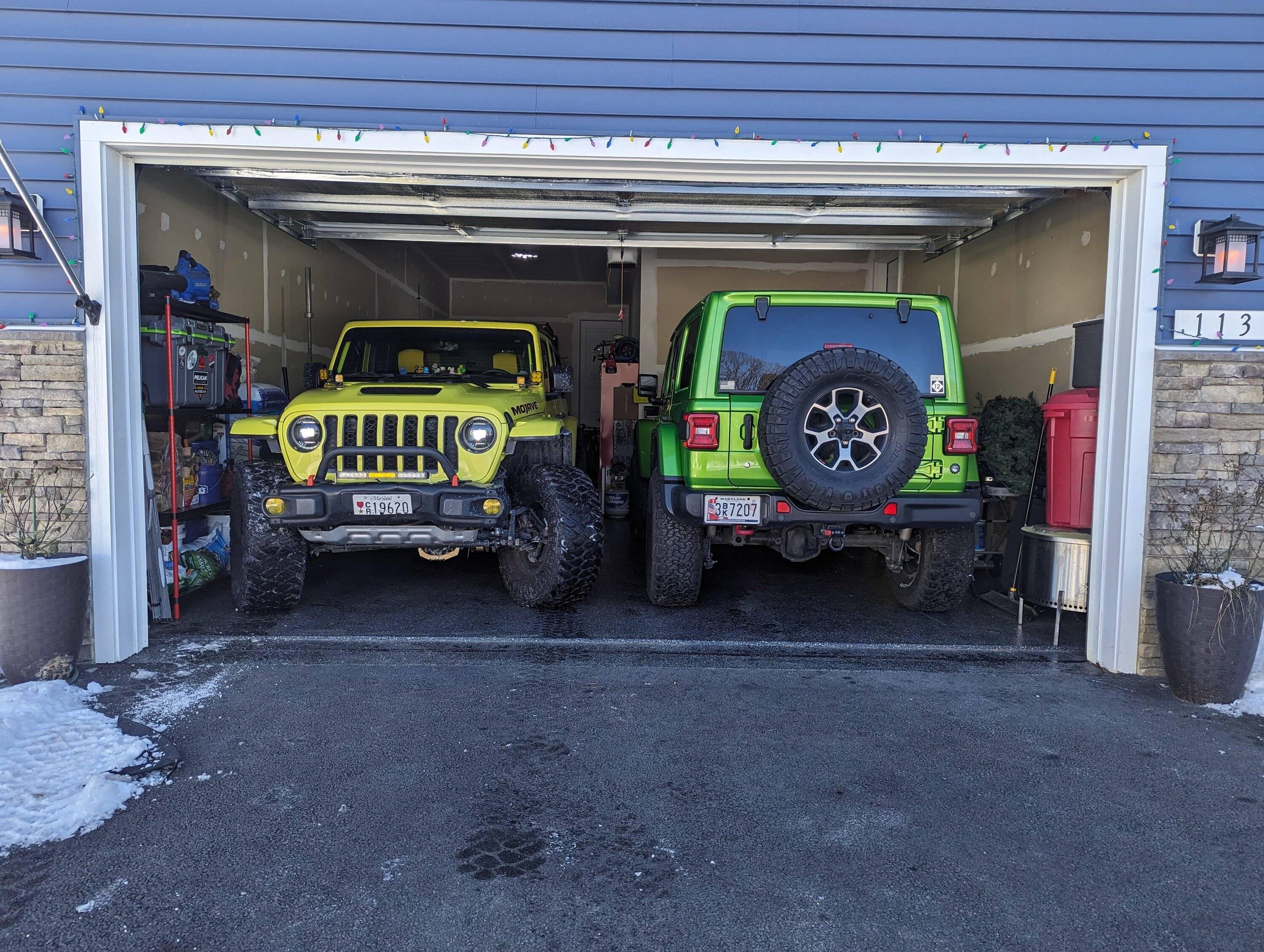 Jeep Gladiator Jeeps Parking Next To Jeeps PXL_20240117_172911444