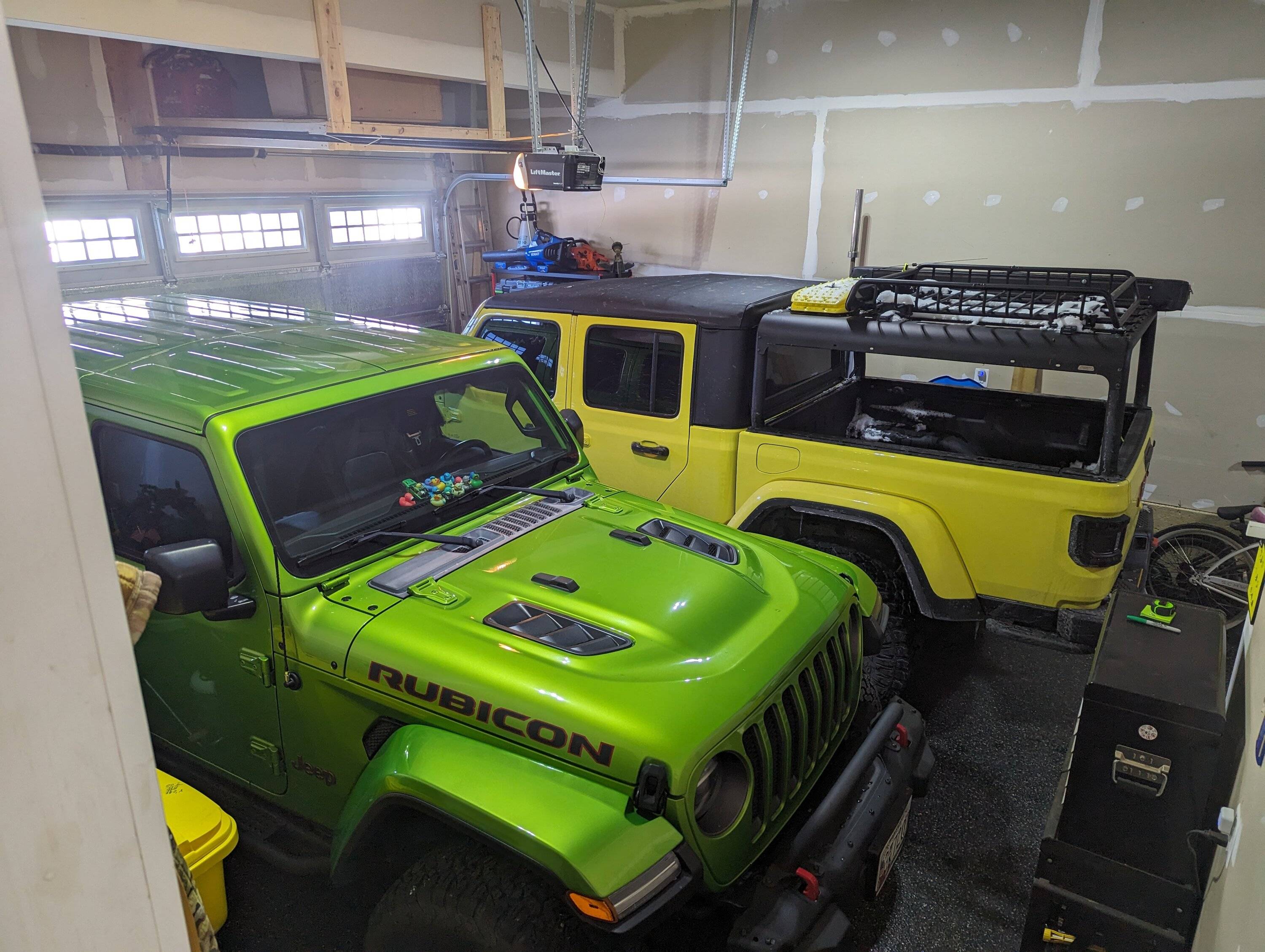 Jeep Gladiator Jeeps Parking Next To Jeeps PXL_20240117_173125801