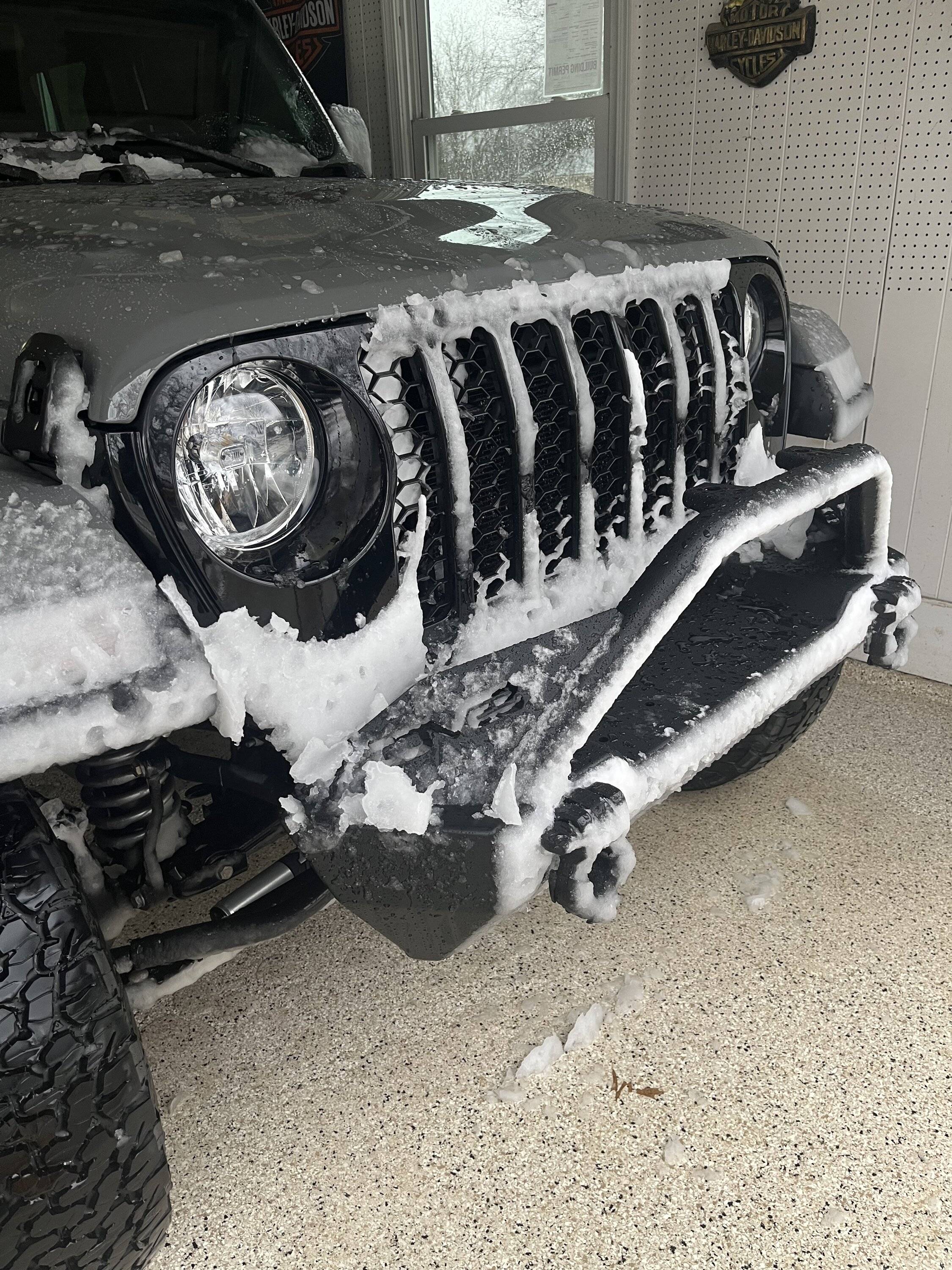 Jeep Gladiator Happy Wednesday!!! Let's see those ? Ice/ Sn❄w photos!!! IMG_4270