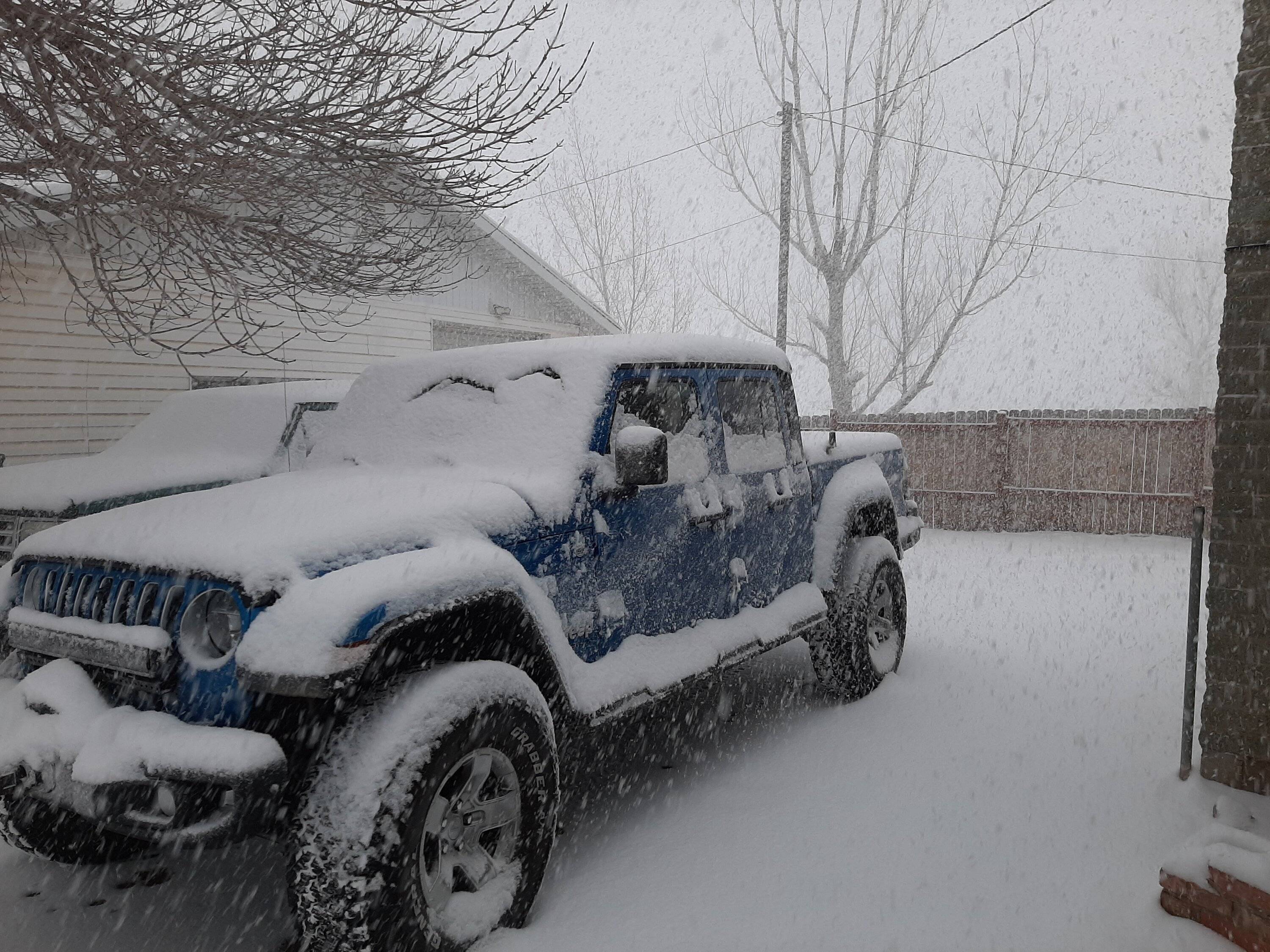 Jeep Gladiator Happy Wednesday!!! Let's see those ? Ice/ Sn❄w photos!!! 20230326_082226