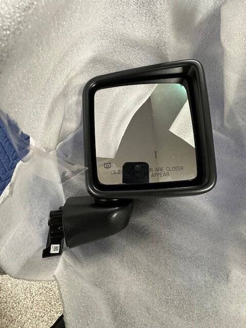 Jeep Gladiator 2 sets of Half Doors White and Granite Crystal img_0522-