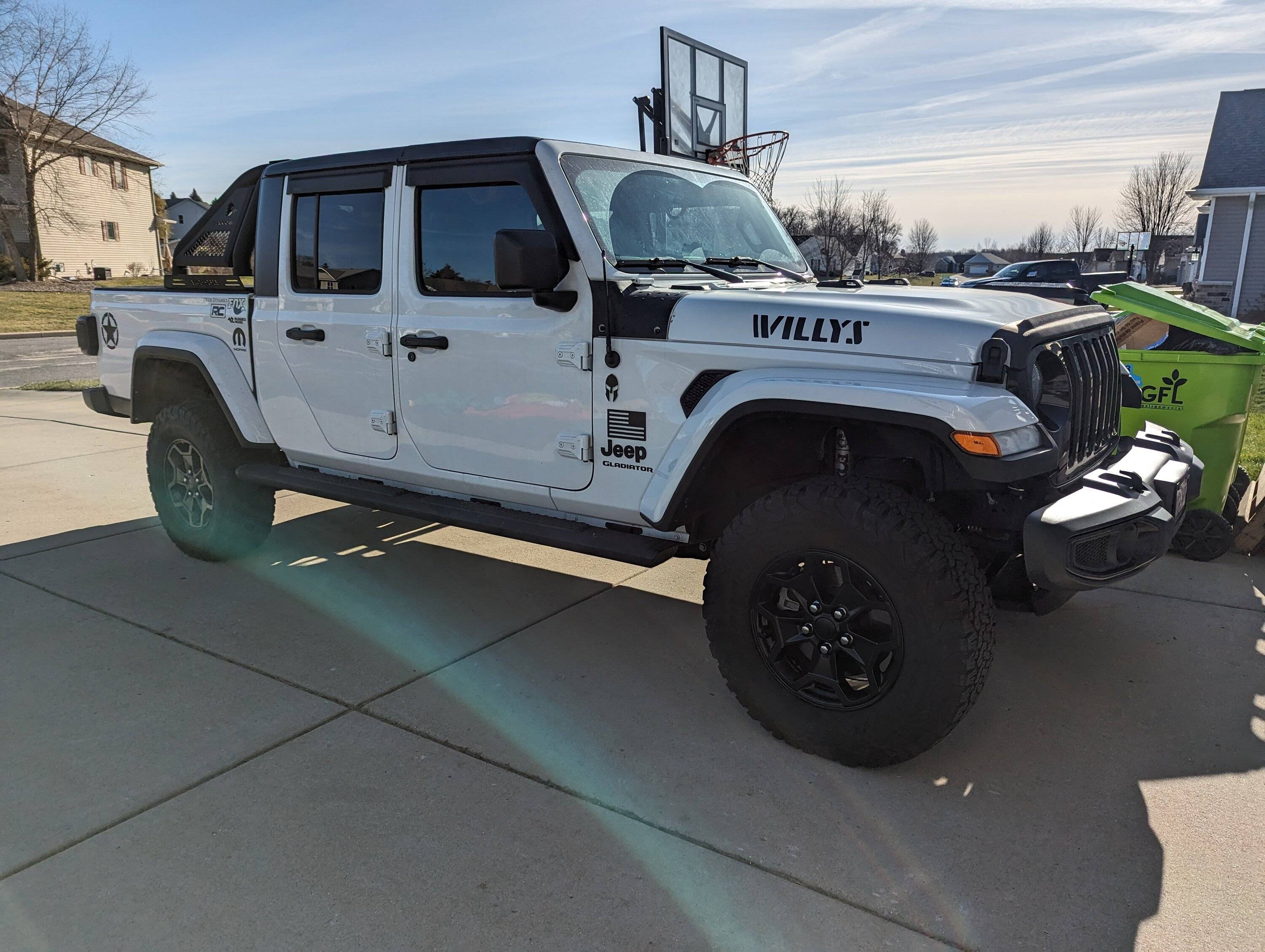 Jeep Gladiator Throwback Thursday!!! Let's see those trade-ins vs what you have now photos!!! PXL_20231124_172208387