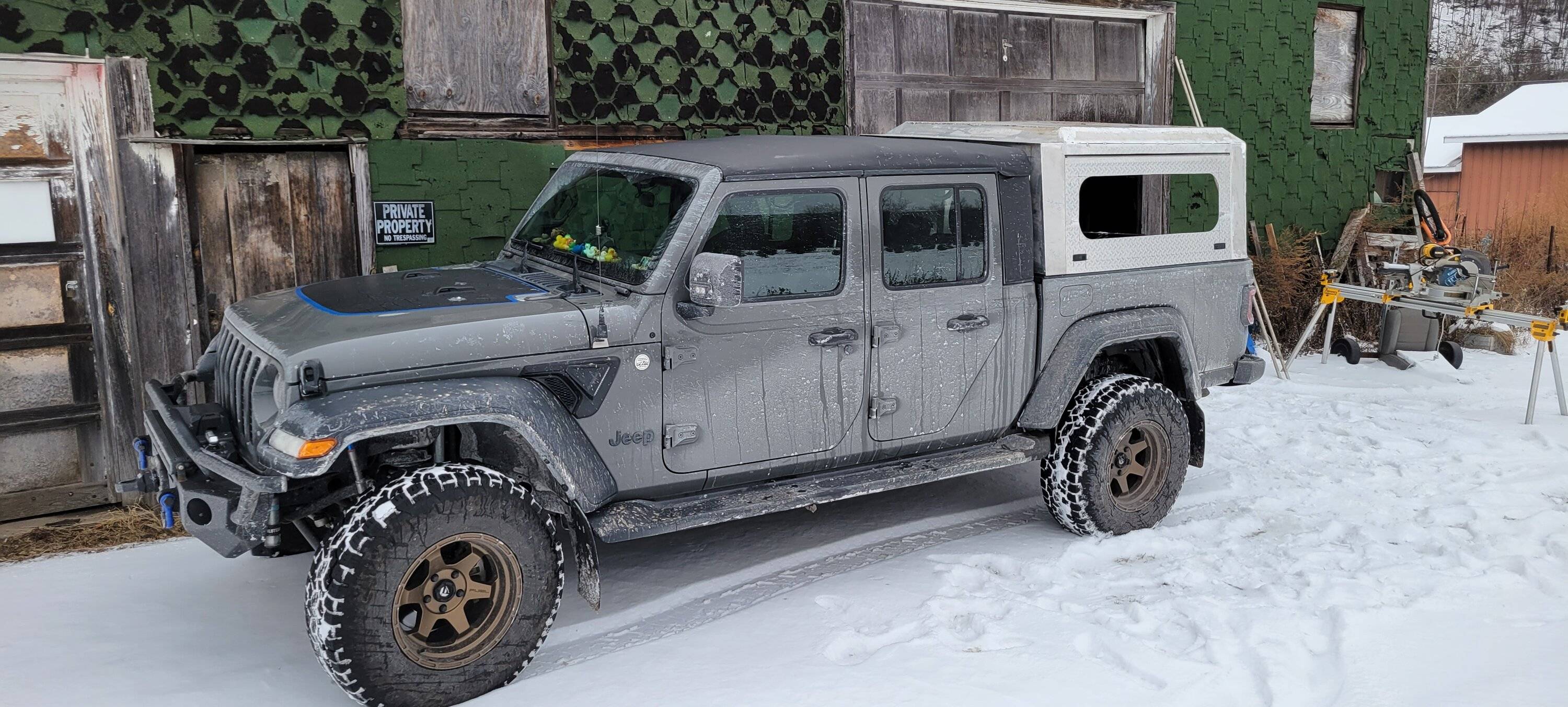 Jeep Gladiator My DIY bed cap 20240118_152523