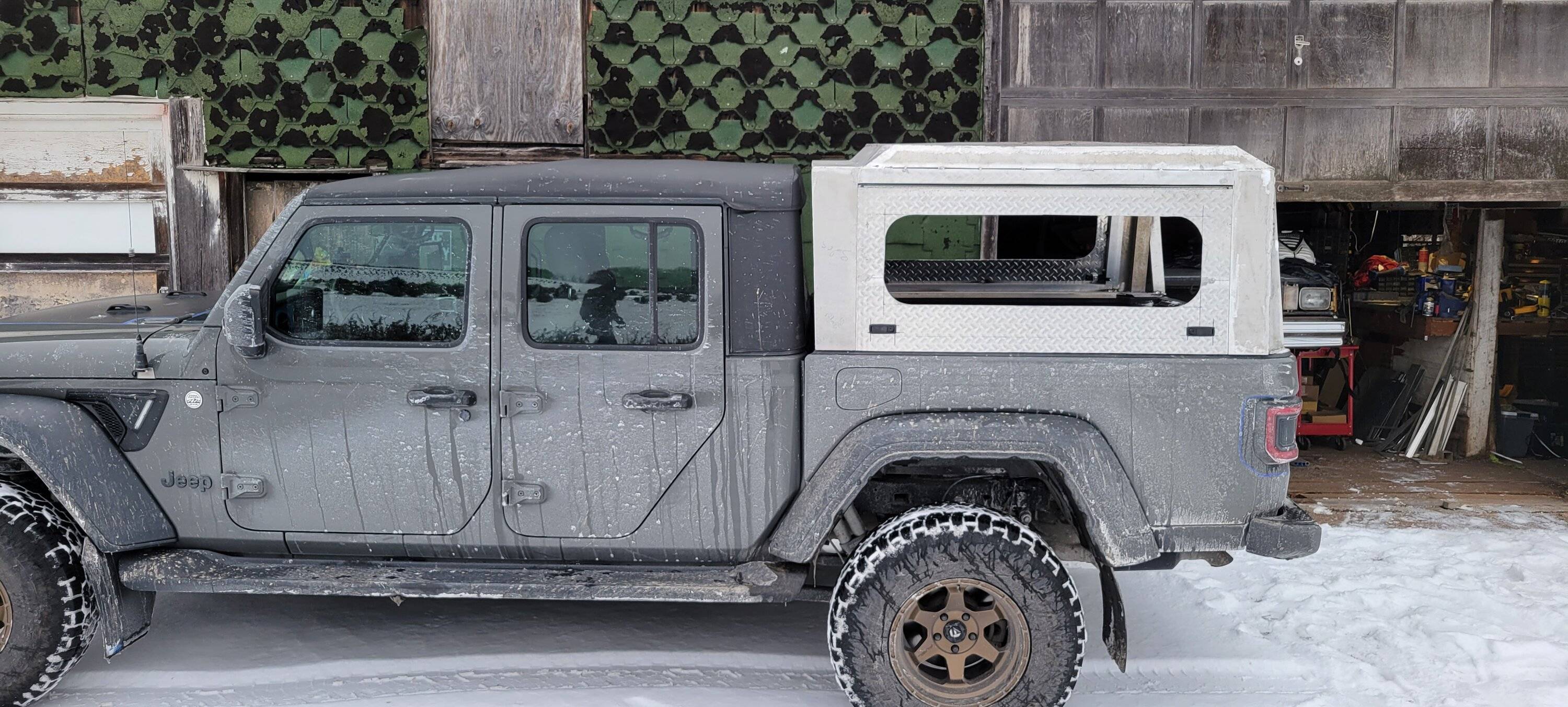 Jeep Gladiator My DIY bed cap 20240118_152530