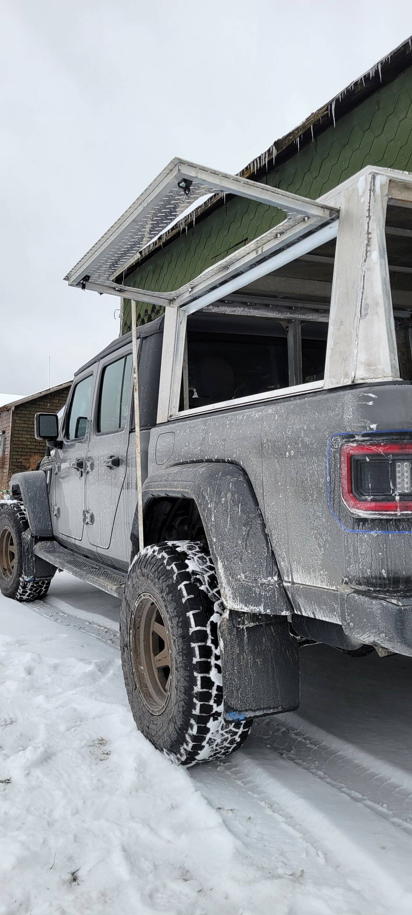 Jeep Gladiator My DIY bed cap 20240118_152737