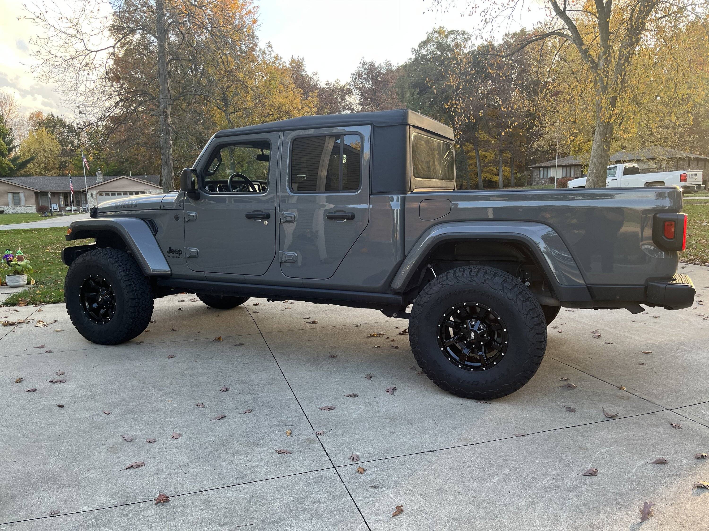 Jeep Gladiator Throwback Thursday!!! Let's see those trade-ins vs what you have now photos!!! IMG_4010
