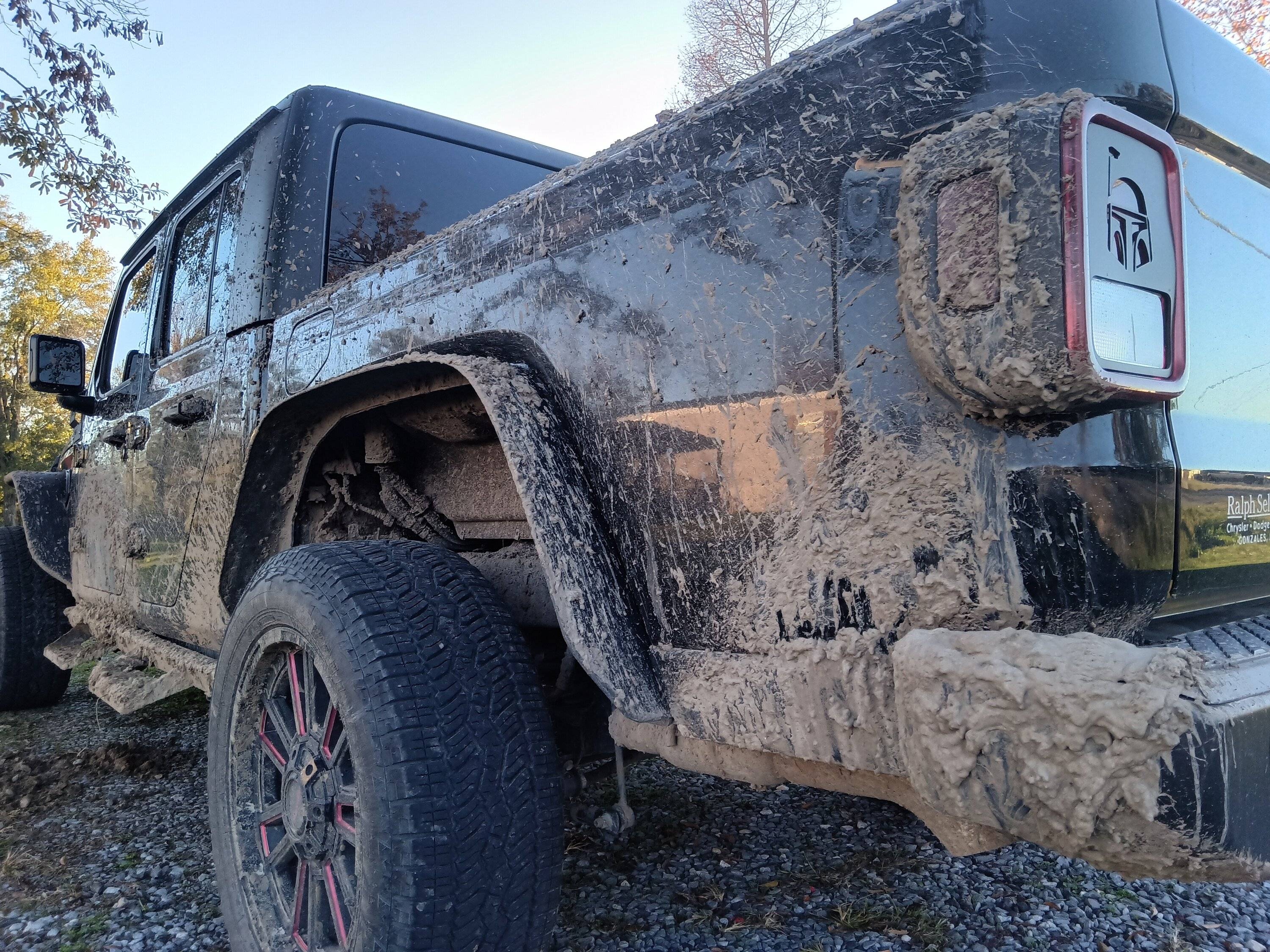 Jeep Gladiator It's Tushy Tuesday! Let's see those rear photos IMG_20231217_160441