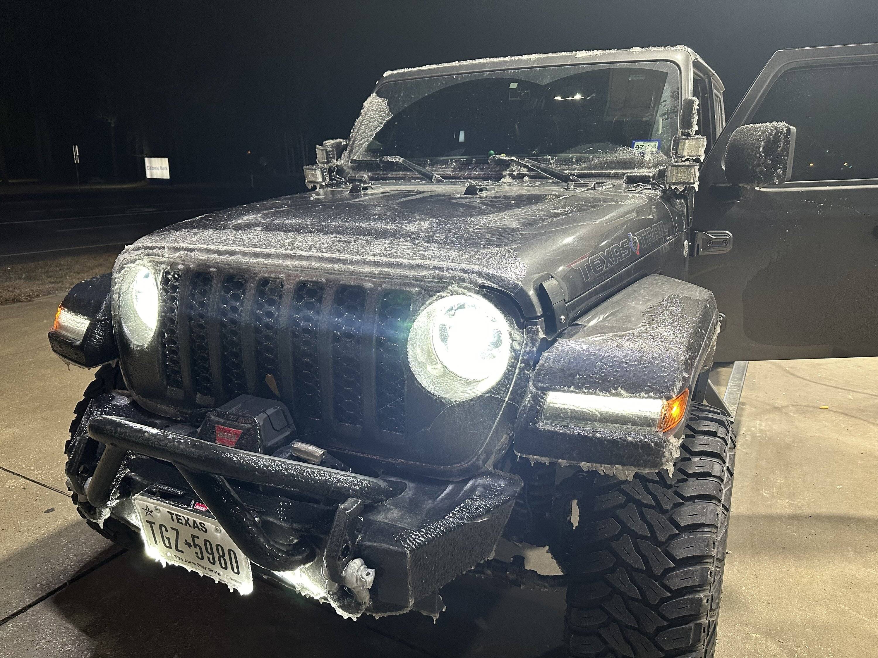 Jeep Gladiator Happy Wednesday!!! Let's see those ? Ice/ Sn❄w photos!!! IMG_1506