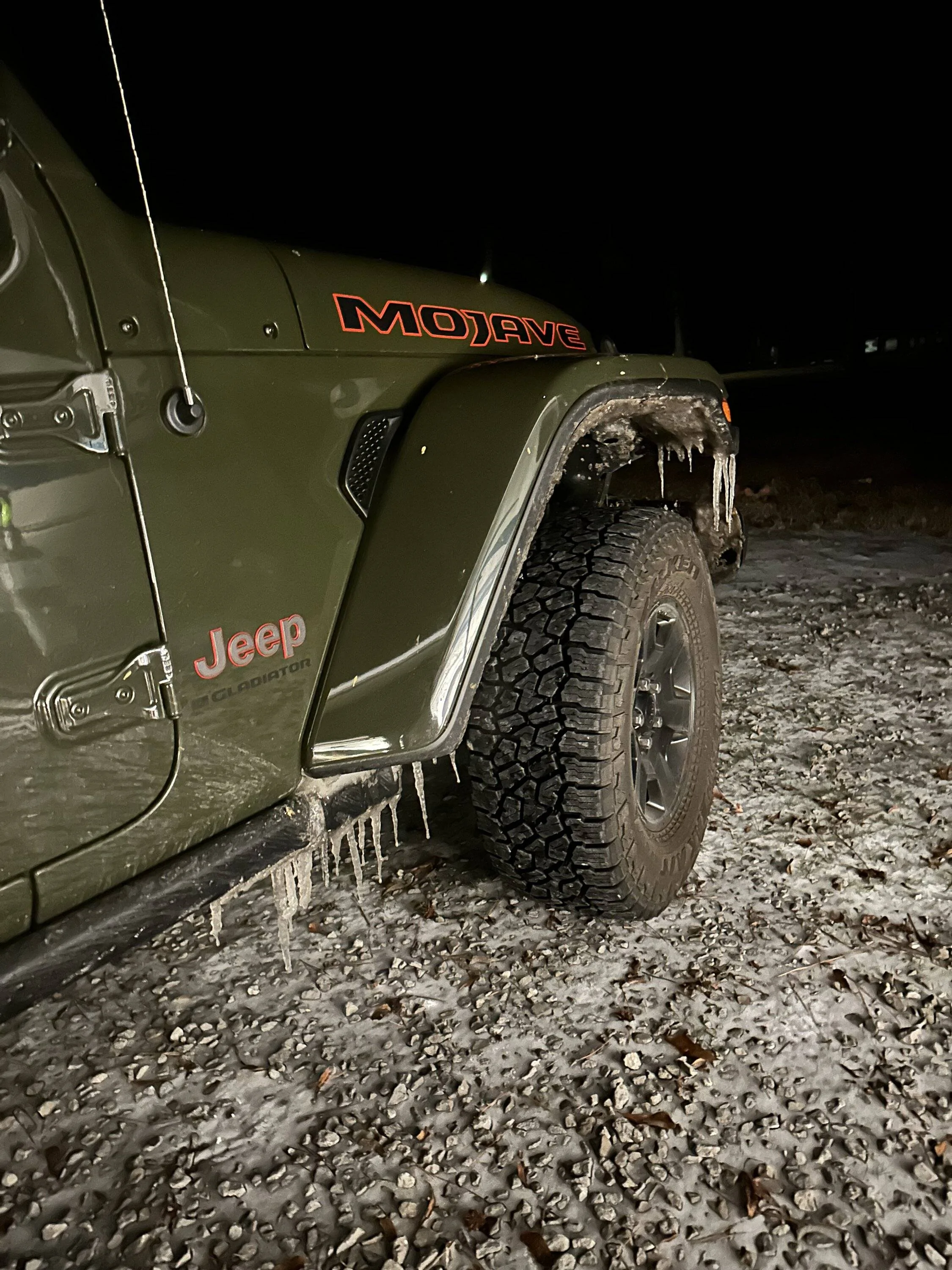Jeep Gladiator Happy Wednesday!!! Let's see those ? Ice/ Sn❄w photos!!! IMG_0131