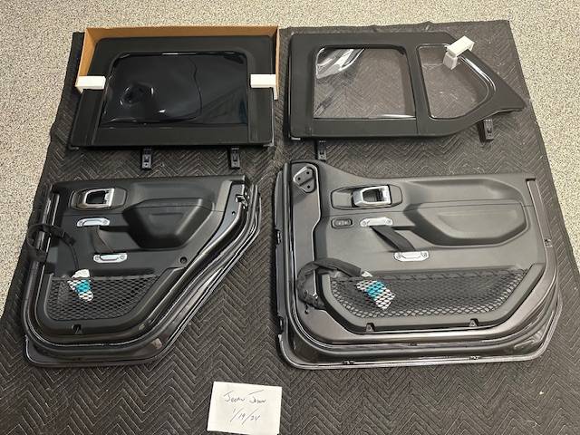 Jeep Gladiator Granite Crystal Half Doors $4,200 IMG_0541
