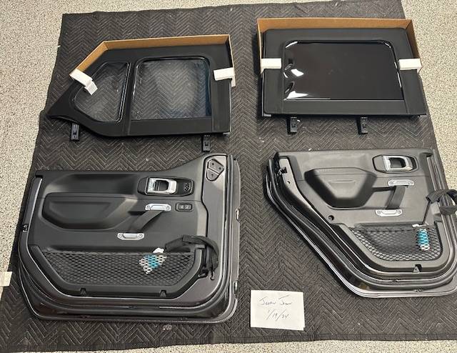 Jeep Gladiator Granite Crystal Half Doors $4,200 IMG_0545
