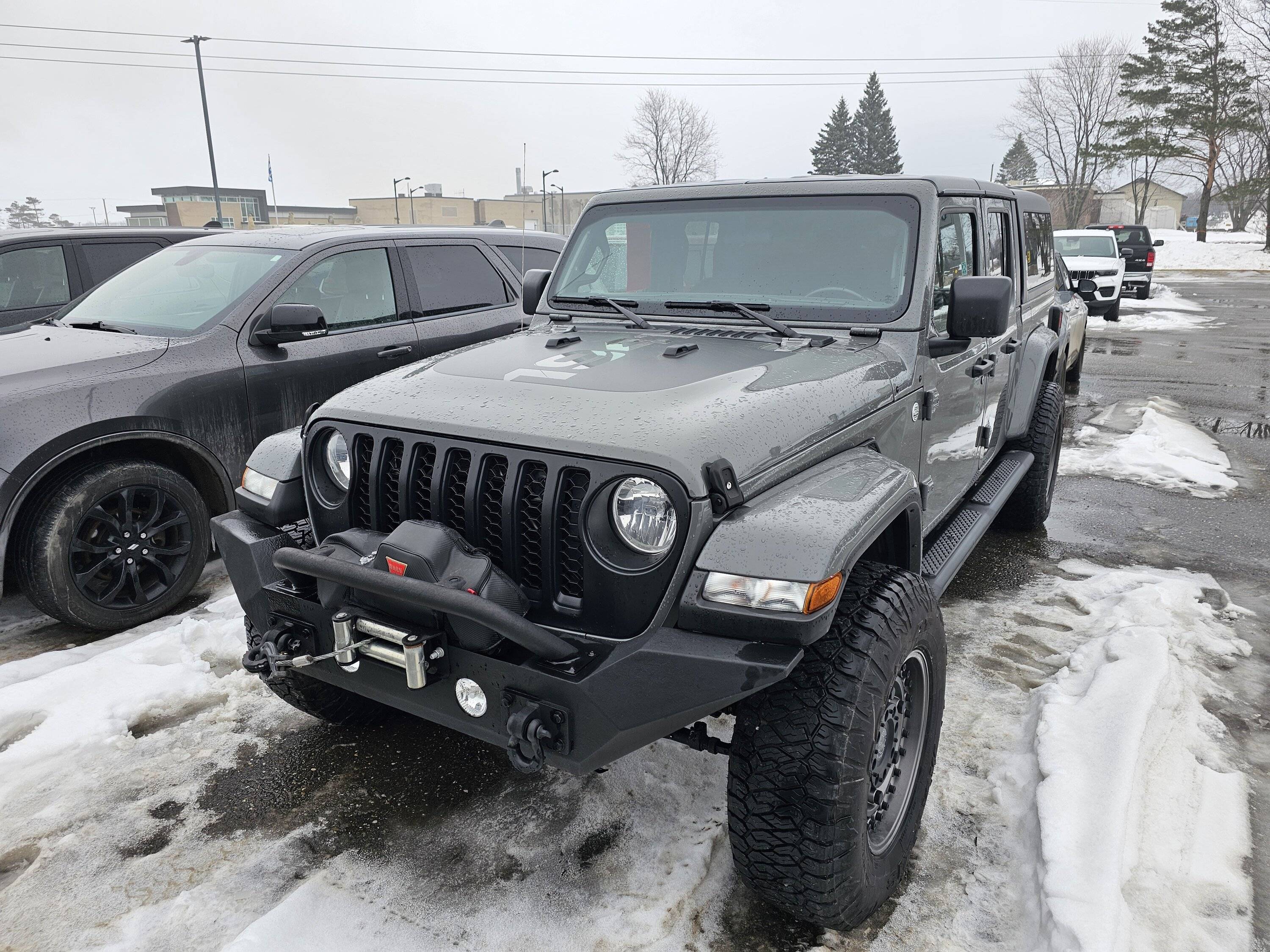 Jeep Gladiator 1st time Jeep owner. How to reduce body roll? 20231210_111357