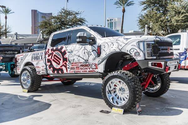 Jeep Gladiator Just got a 22 rubicon want it level and 35s sema-2017-217-preview