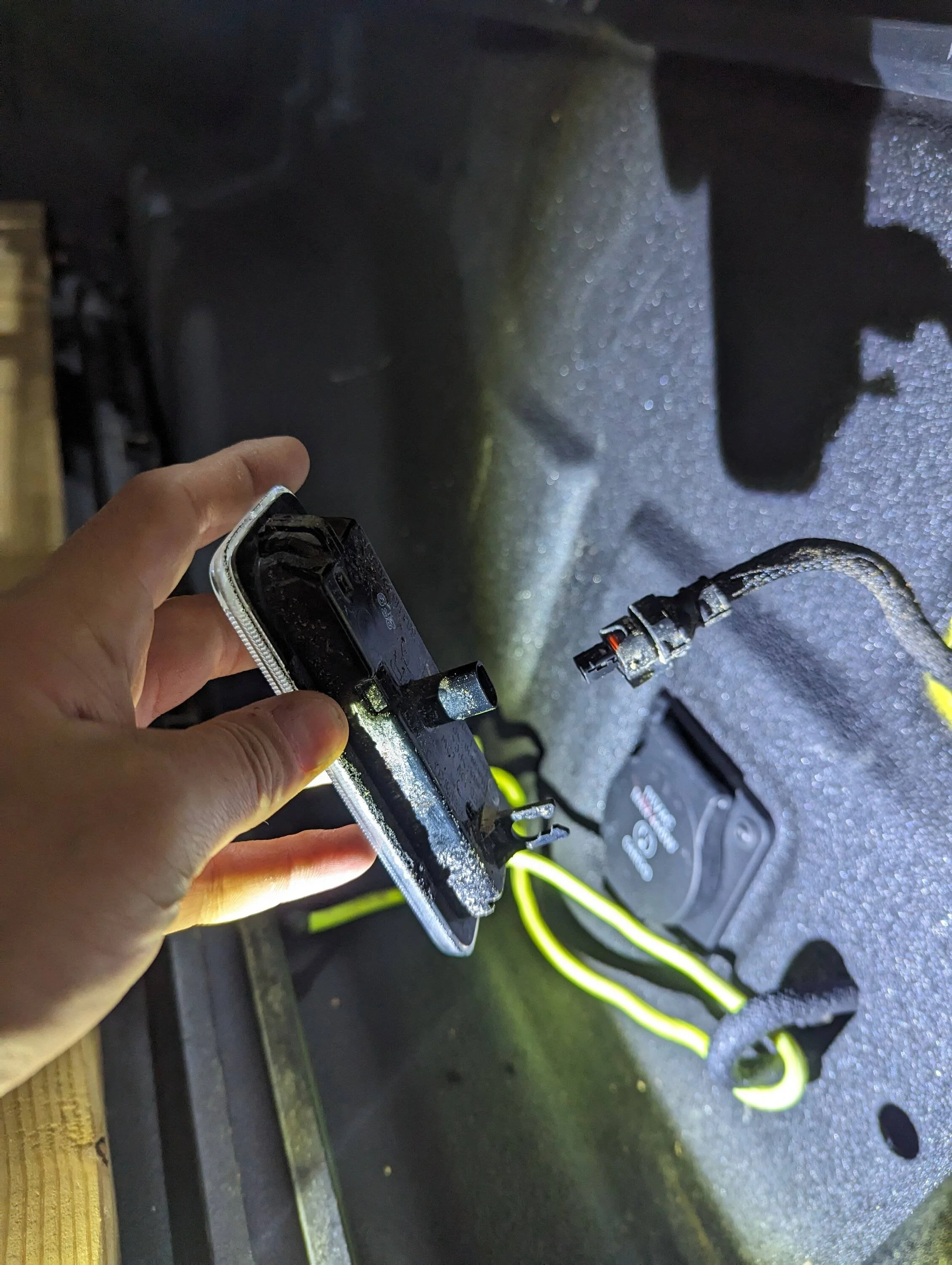 Jeep Gladiator How do you turn on the bed lights? [FIXED] PXL_20240113_155632397