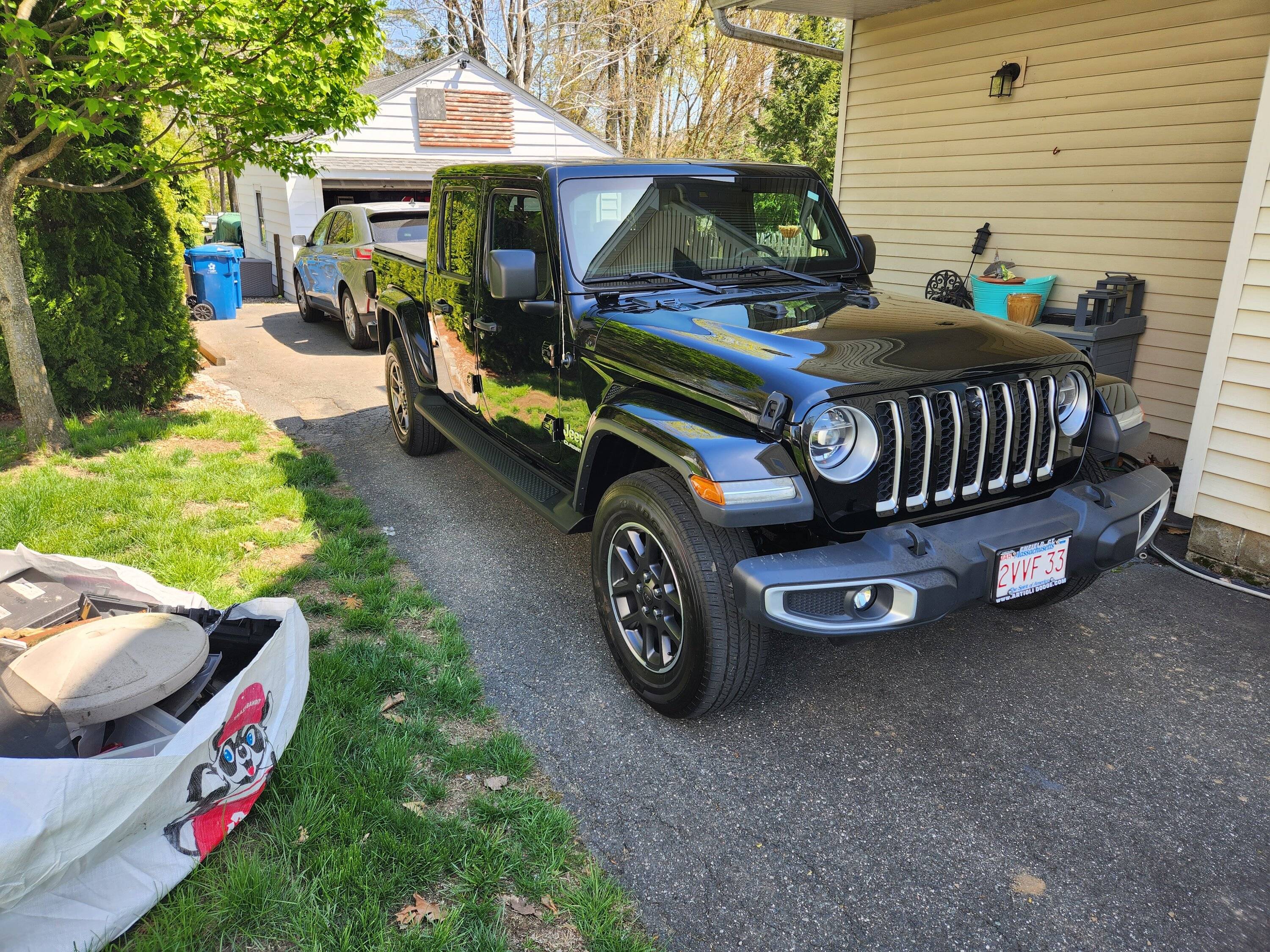 Jeep Gladiator Throwback Thursday!!! Let's see those trade-ins vs what you have now photos!!! 20230421_141054