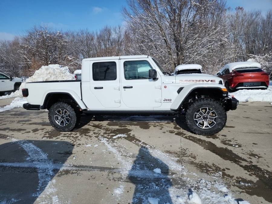 Jeep Gladiator 2024 Gladiator Mojave X Models Now Arriving at Dealers New-2024-Jeep-Gladiator-Mojave-ID6711533578-aHR0cDovL2ltYWdlcy51bml0c2ludmVudG9yeS5jb20vdXBsb
