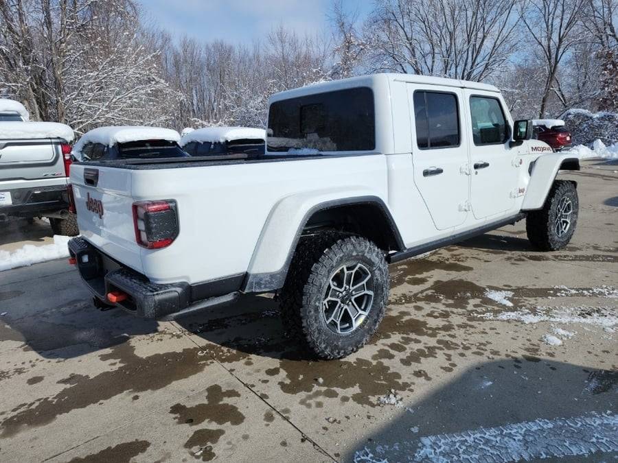 Jeep Gladiator 2024 Gladiator Mojave X Models Now Arriving at Dealers New-2024-Jeep-Gladiator-Mojave-ID6711533581-aHR0cDovL2ltYWdlcy51bml0c2ludmVudG9yeS5jb20vdXBsb
