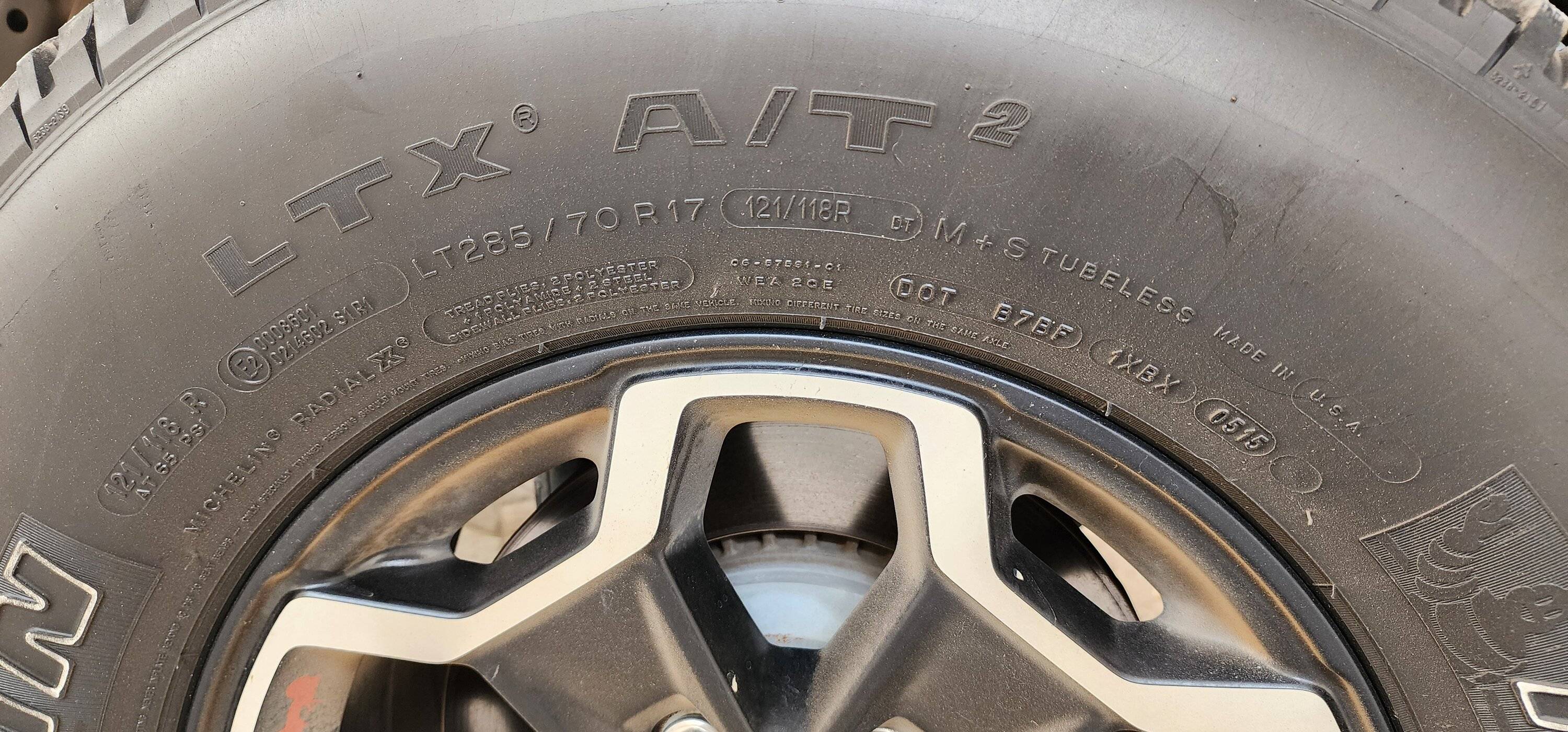 Jeep Gladiator Crack in tires, Replace? 1000010989