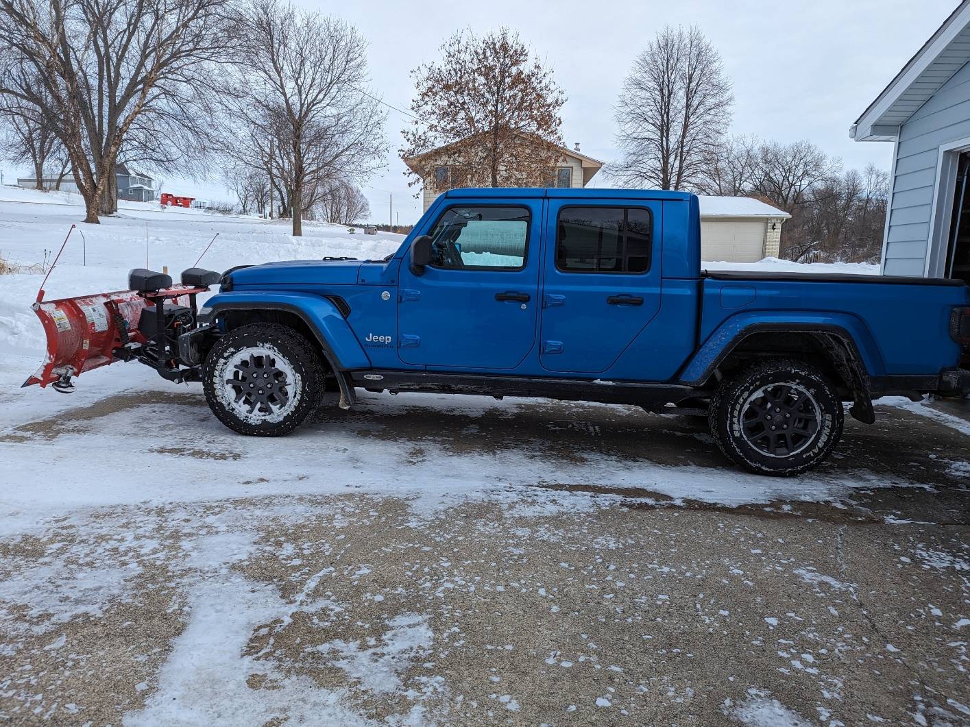 Jeep Gladiator Am I stupid to Keep in garage PXL_20240121_190841258