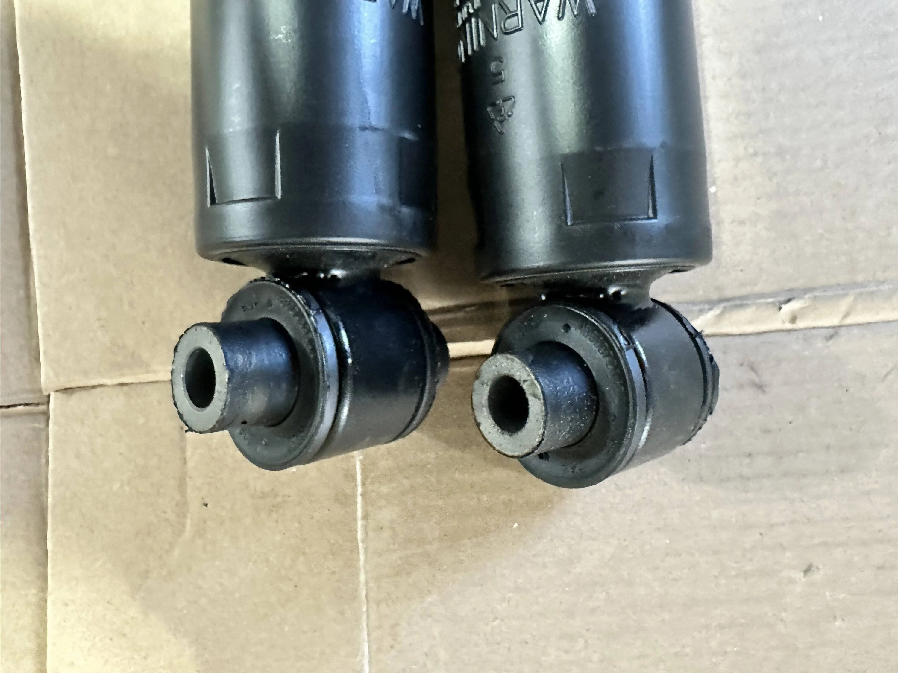 Jeep Gladiator WTS used 22 Gladiator front shocks IMG_1549