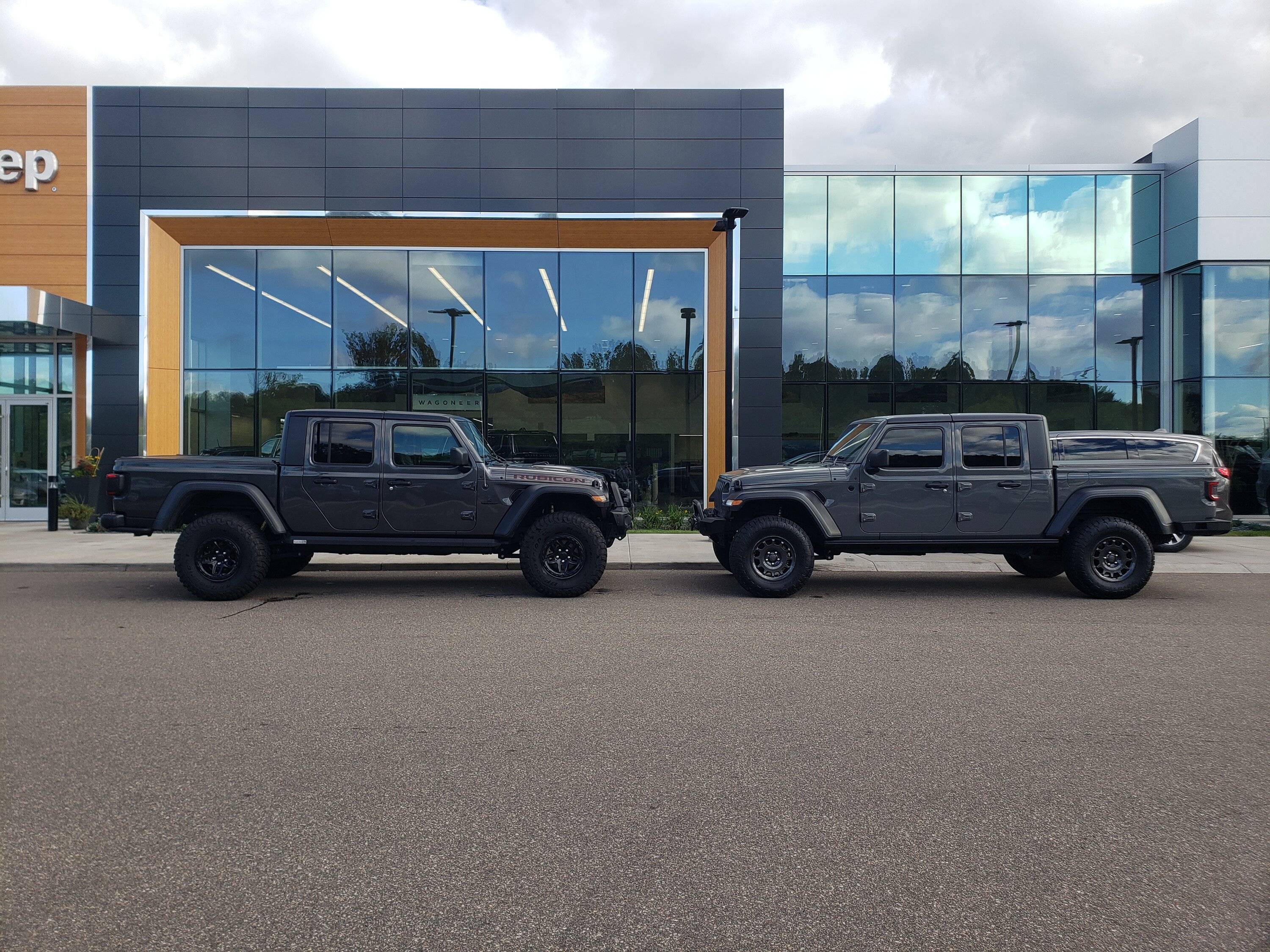 Jeep Gladiator Throwback Thursday!!! Let's see those trade-ins vs what you have now photos!!! 20220921_161811
