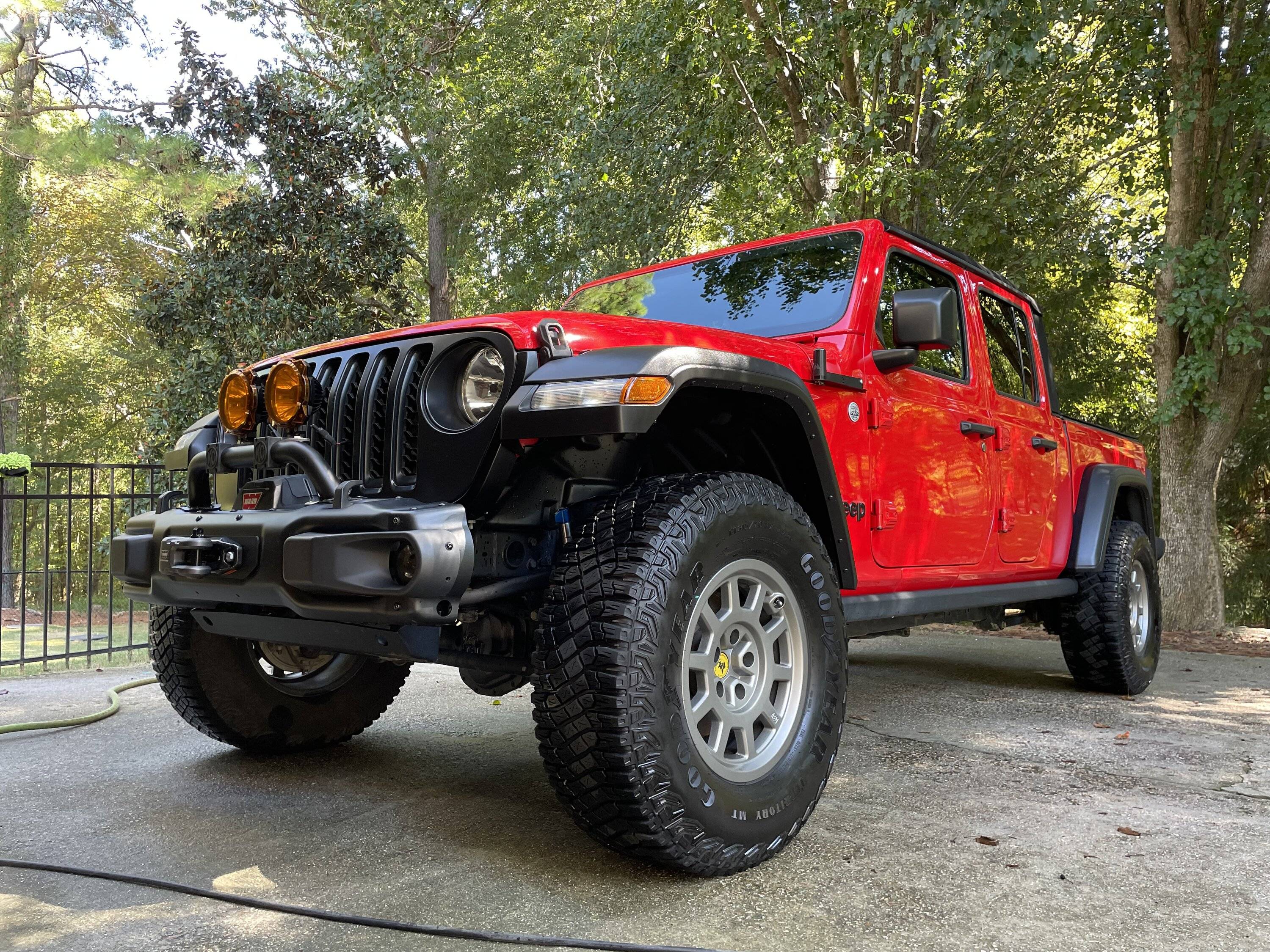 Jeep Gladiator Black is played out, let's see some colored rims IMG_8813