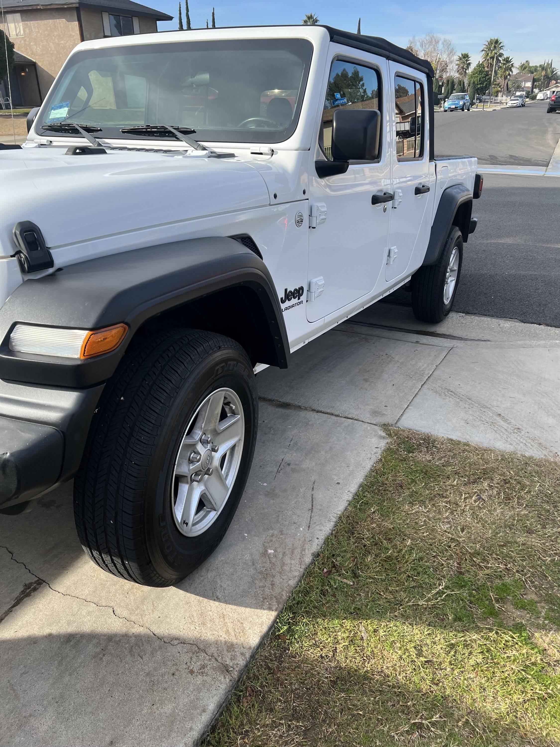 Jeep Gladiator Looking to trade soft top for hard top IMG_3833