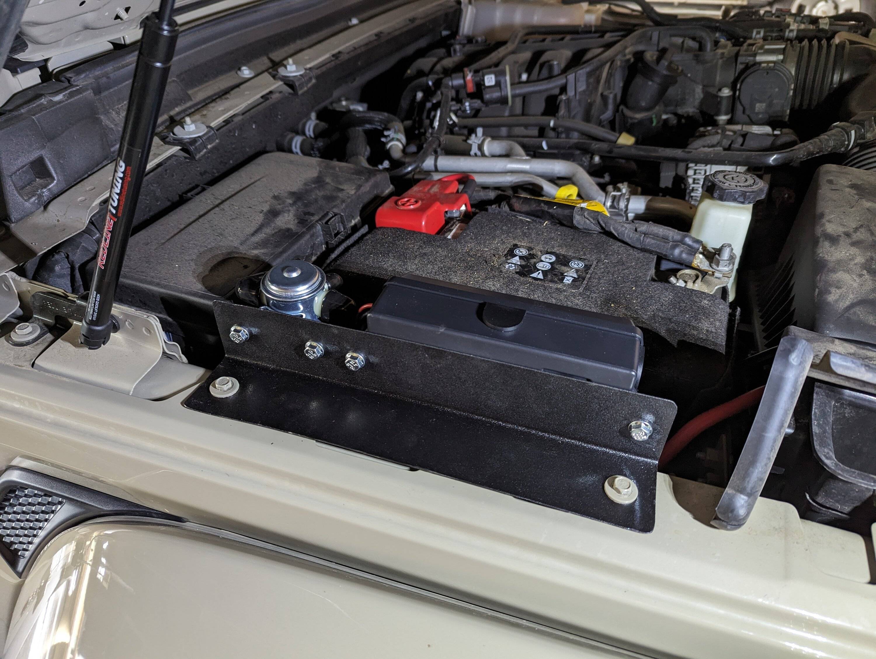 Jeep Gladiator Winch battery disconnect switch, to install it, or not to install it... PXL_20240122_193405878