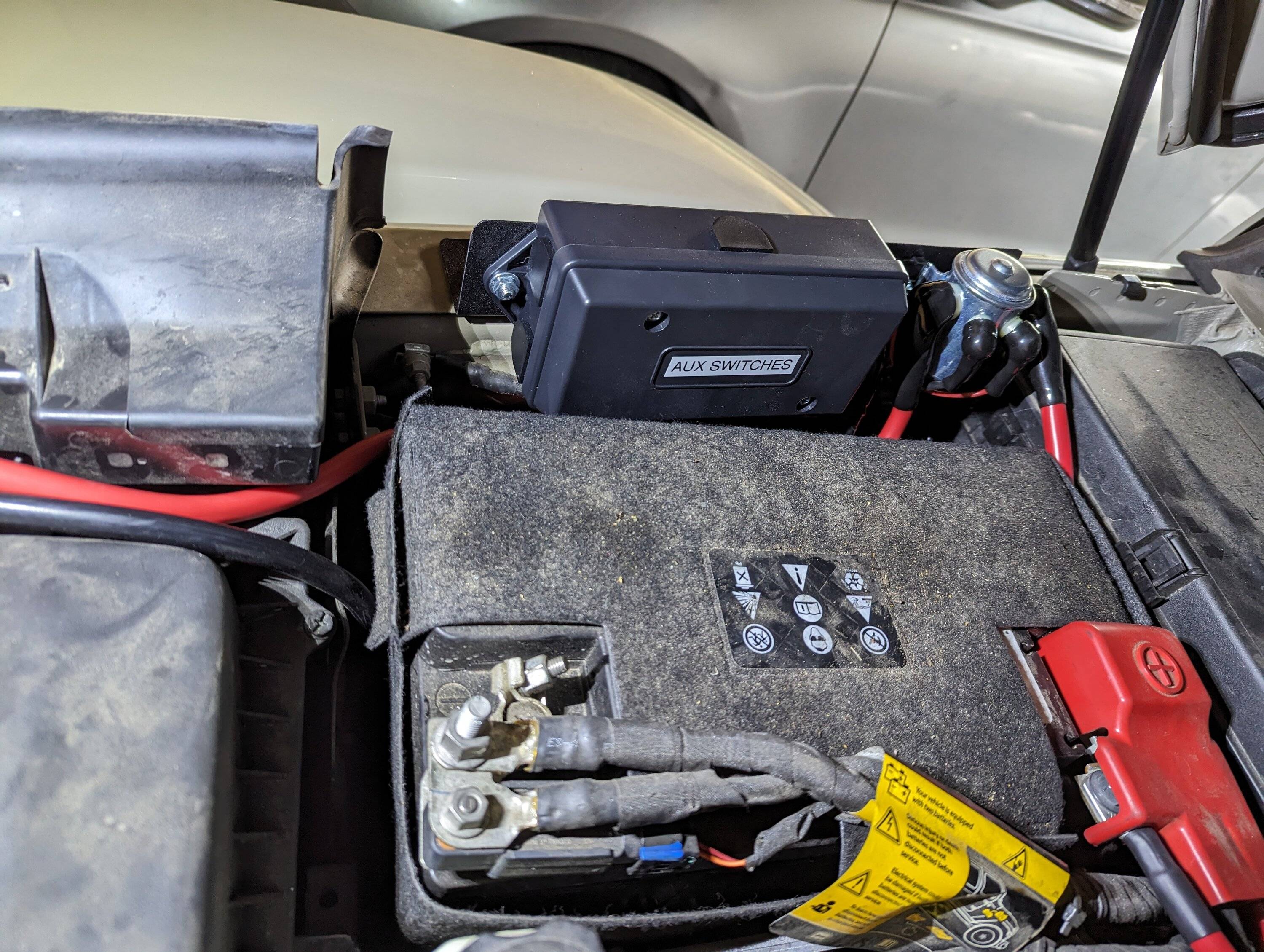 Jeep Gladiator Winch battery disconnect switch, to install it, or not to install it... PXL_20240122_193422809