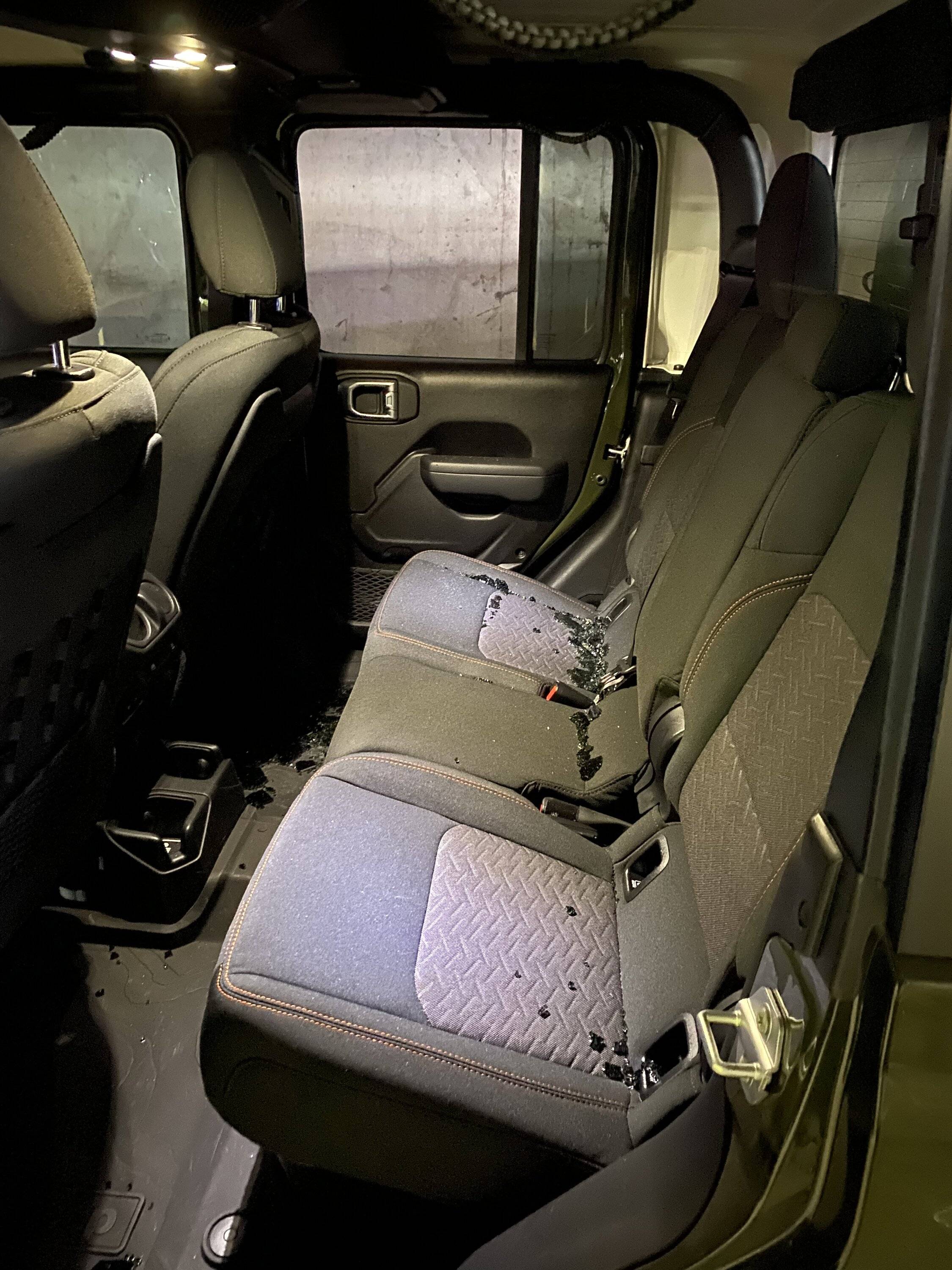 Jeep Gladiator Stolen 2023 Mojave 124D99EE-7AA4-444B-A692-C3B41748FDFD