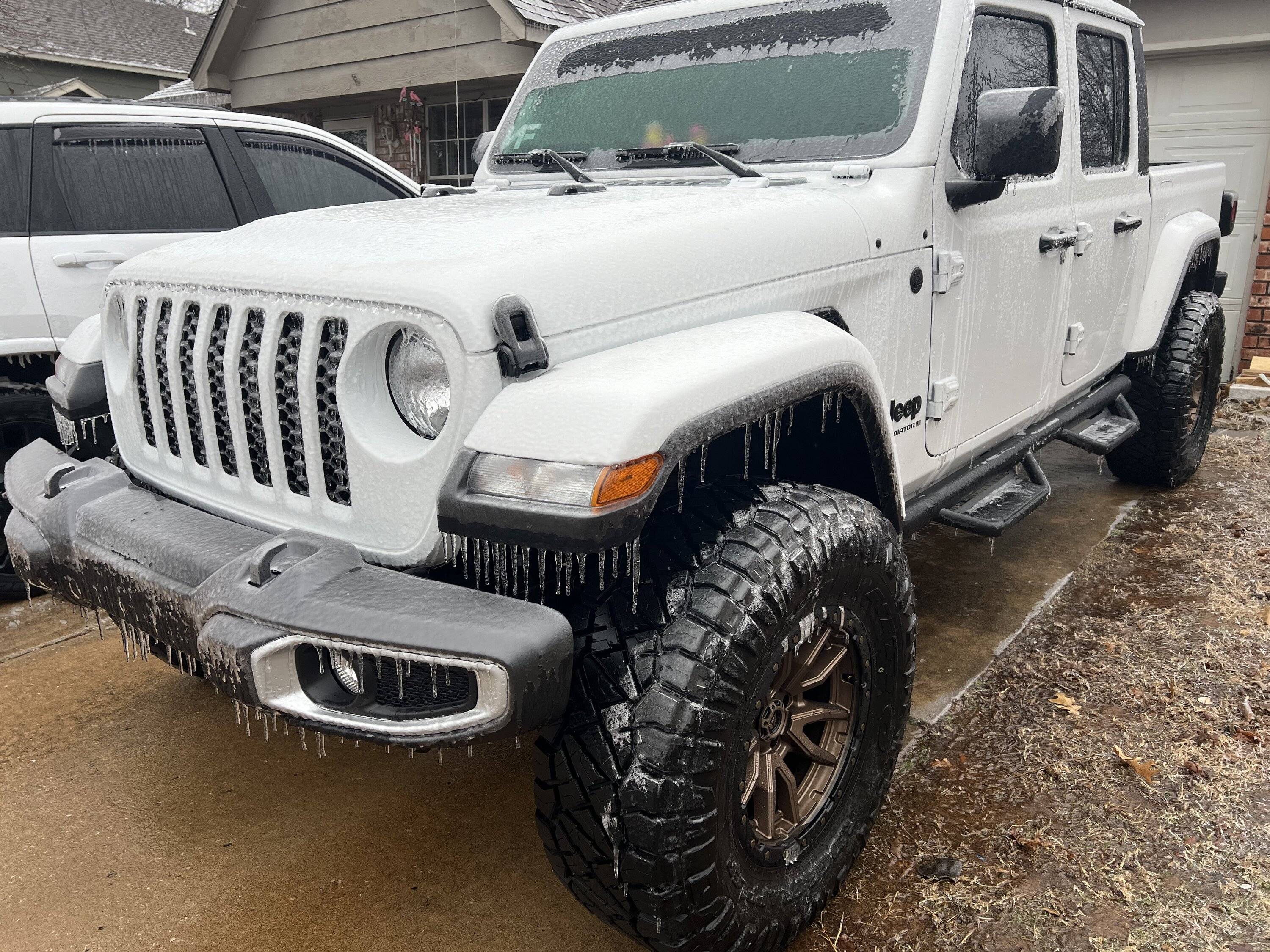 Jeep Gladiator Happy Wednesday!!! Let's see those ? Ice/ Sn❄w photos!!! IMG_2567
