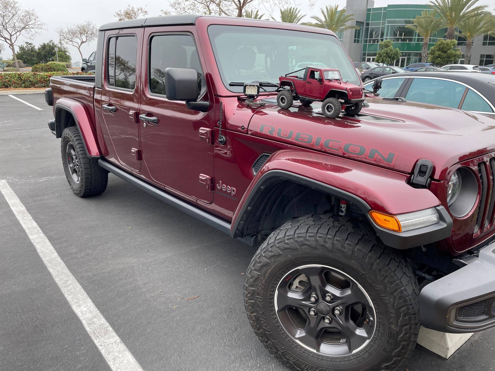 Jeep Gladiator Axial SCX24 Gladiator JT side by side - Copy
