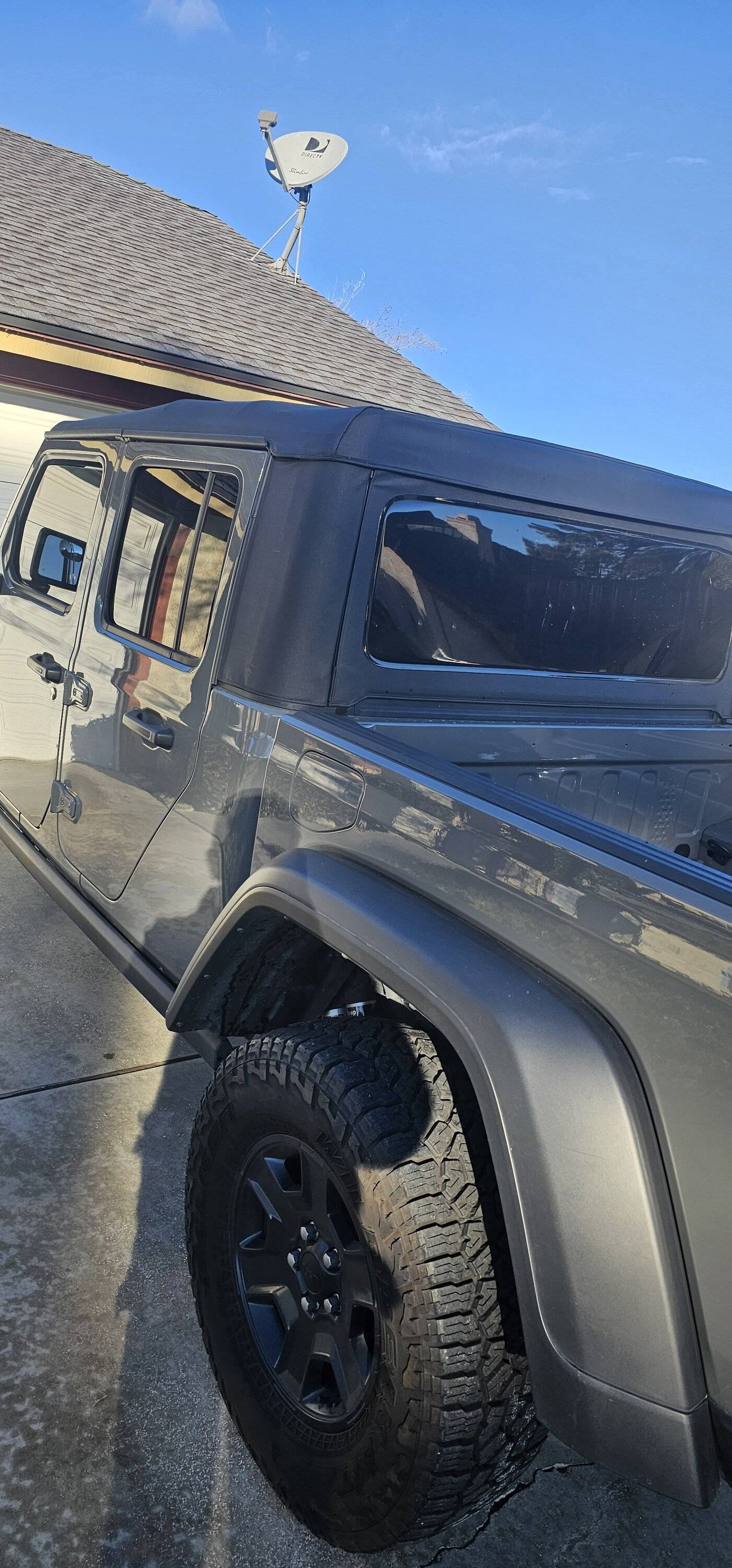 Jeep Gladiator Want to trade premium soft top for hard top 20240123_081716