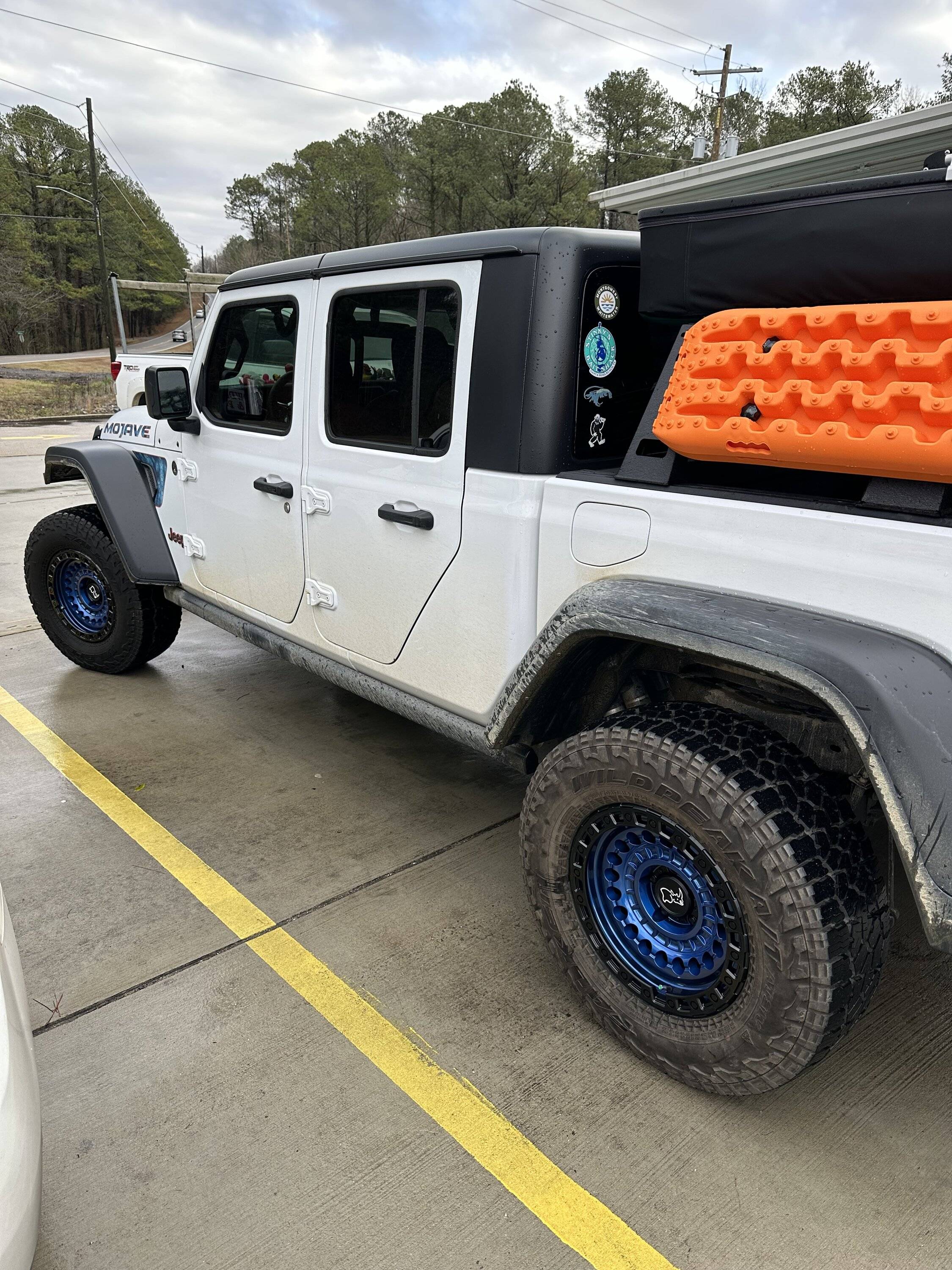 Jeep Gladiator Black is played out, let's see some colored rims IMG_6876