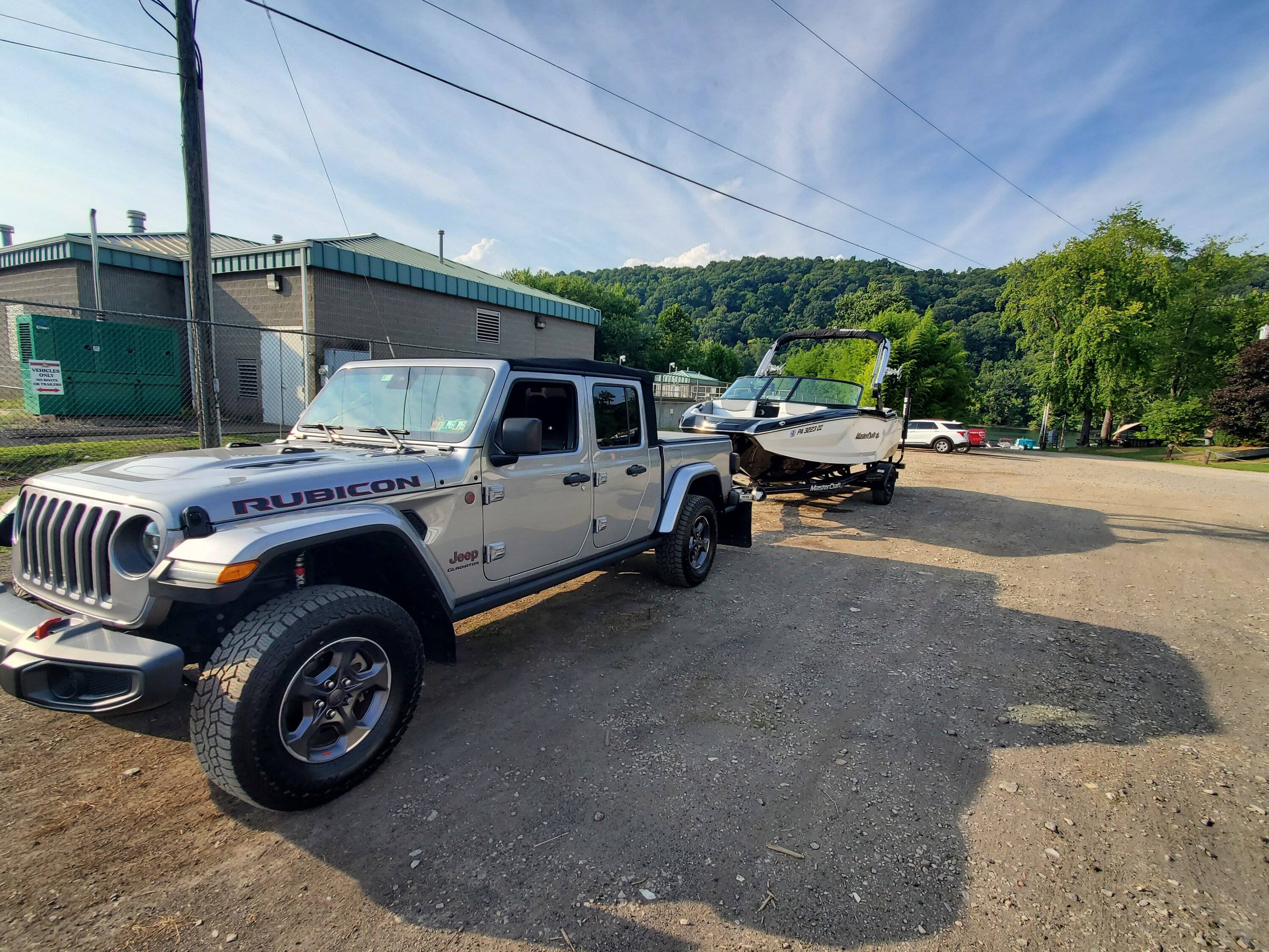 Jeep Gladiator Gladiator is crap for towing 1000000372