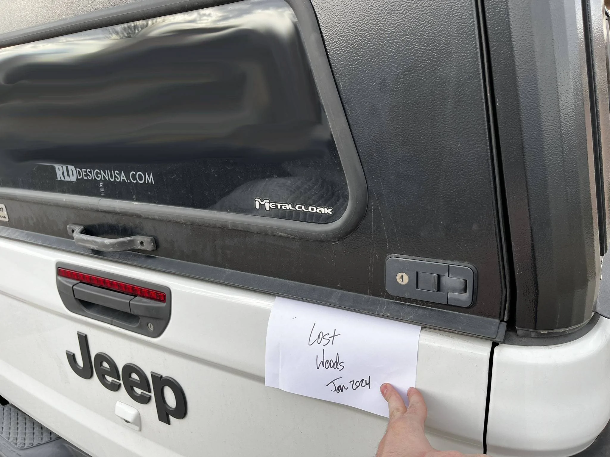 Jeep Gladiator RLD v2 bed cap with Rhino Rack IMG_0388