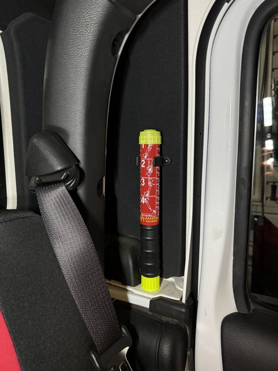 Jeep Gladiator Fire Extinguisher mounting Element