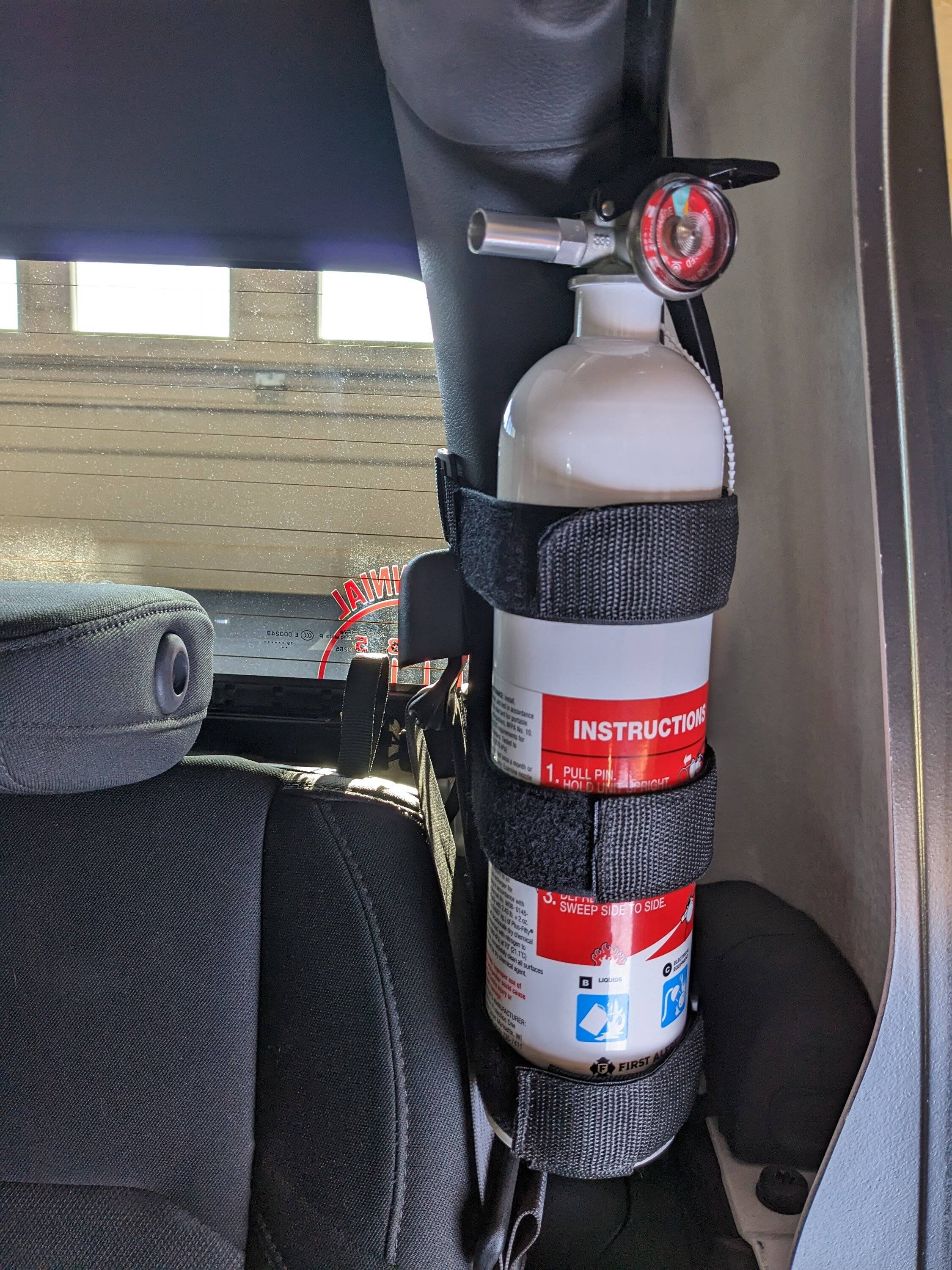 Jeep Gladiator Fire Extinguisher mounting PXL_20230412_140824922